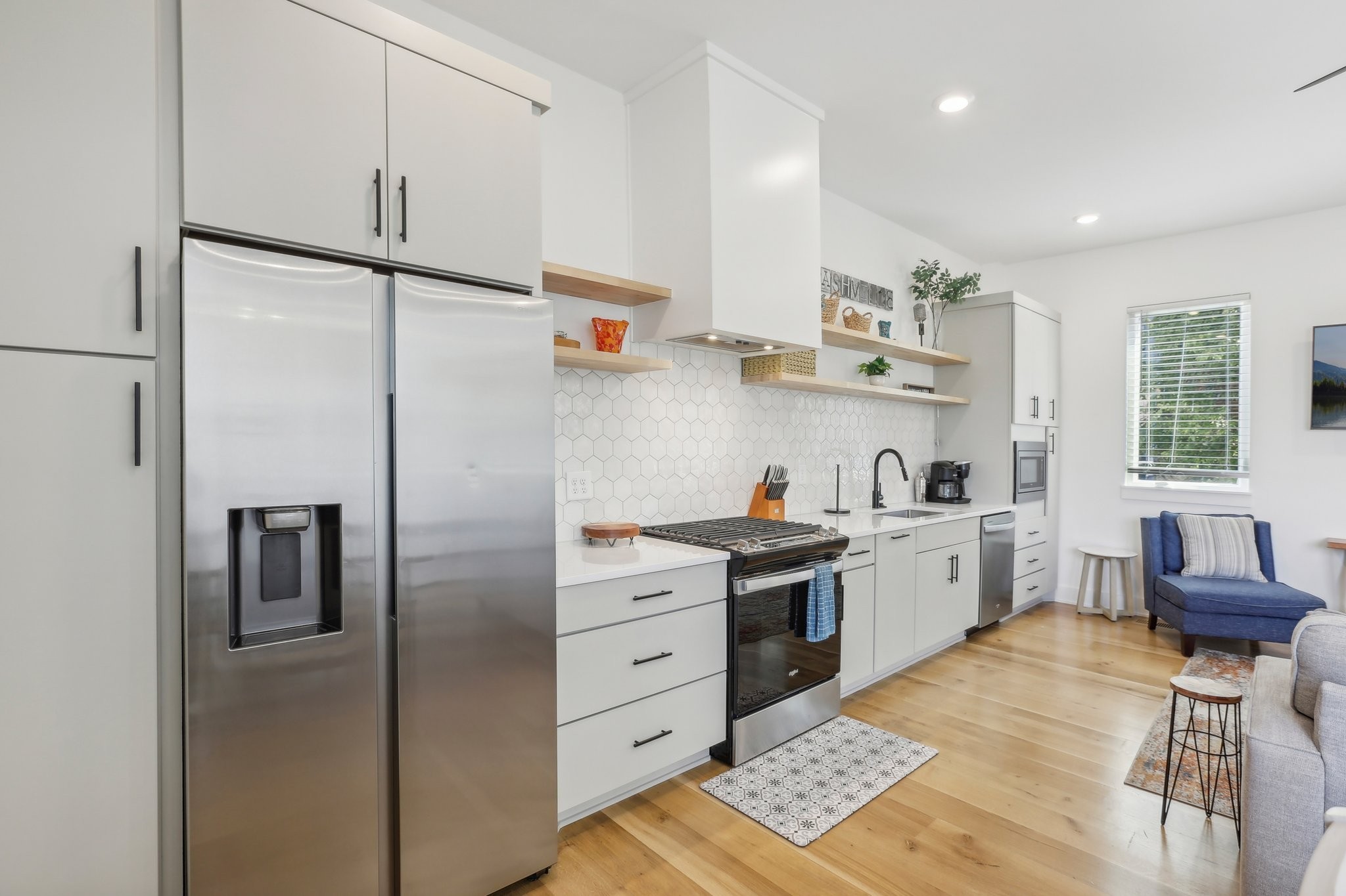 98 N 8th St Property Photo 17