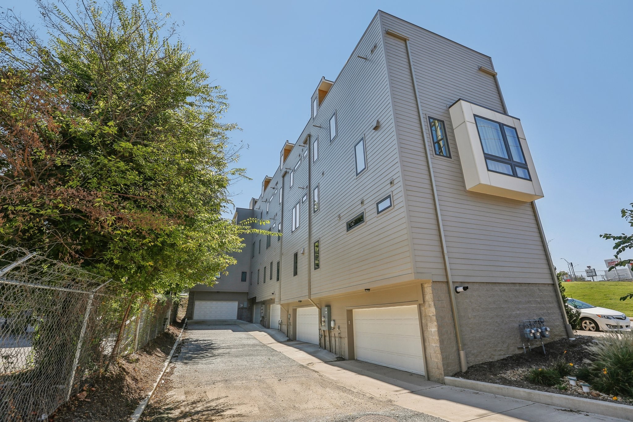 98 N 8th St Property Photo 63