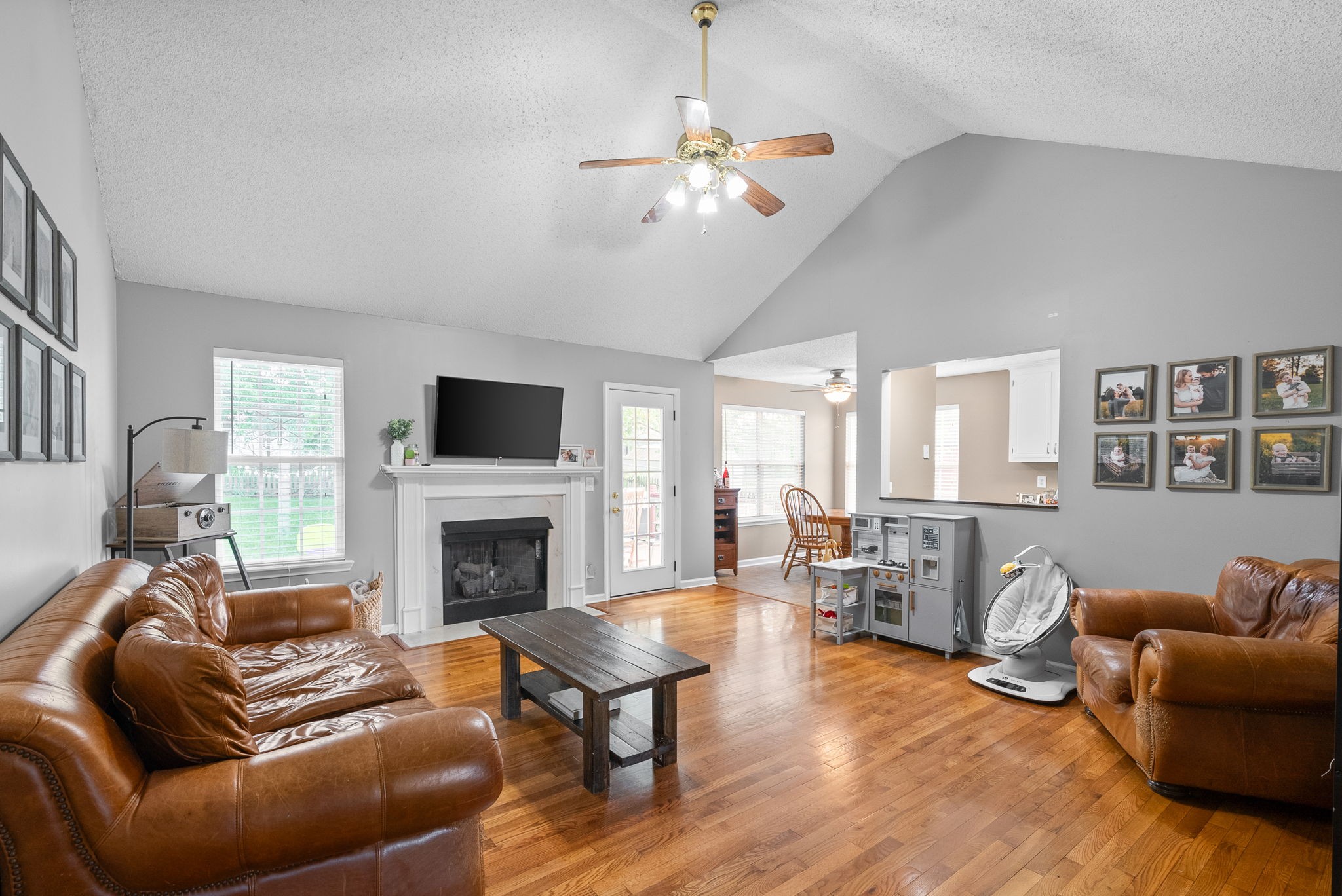 4033 New Grange Cir Property Photo 1
