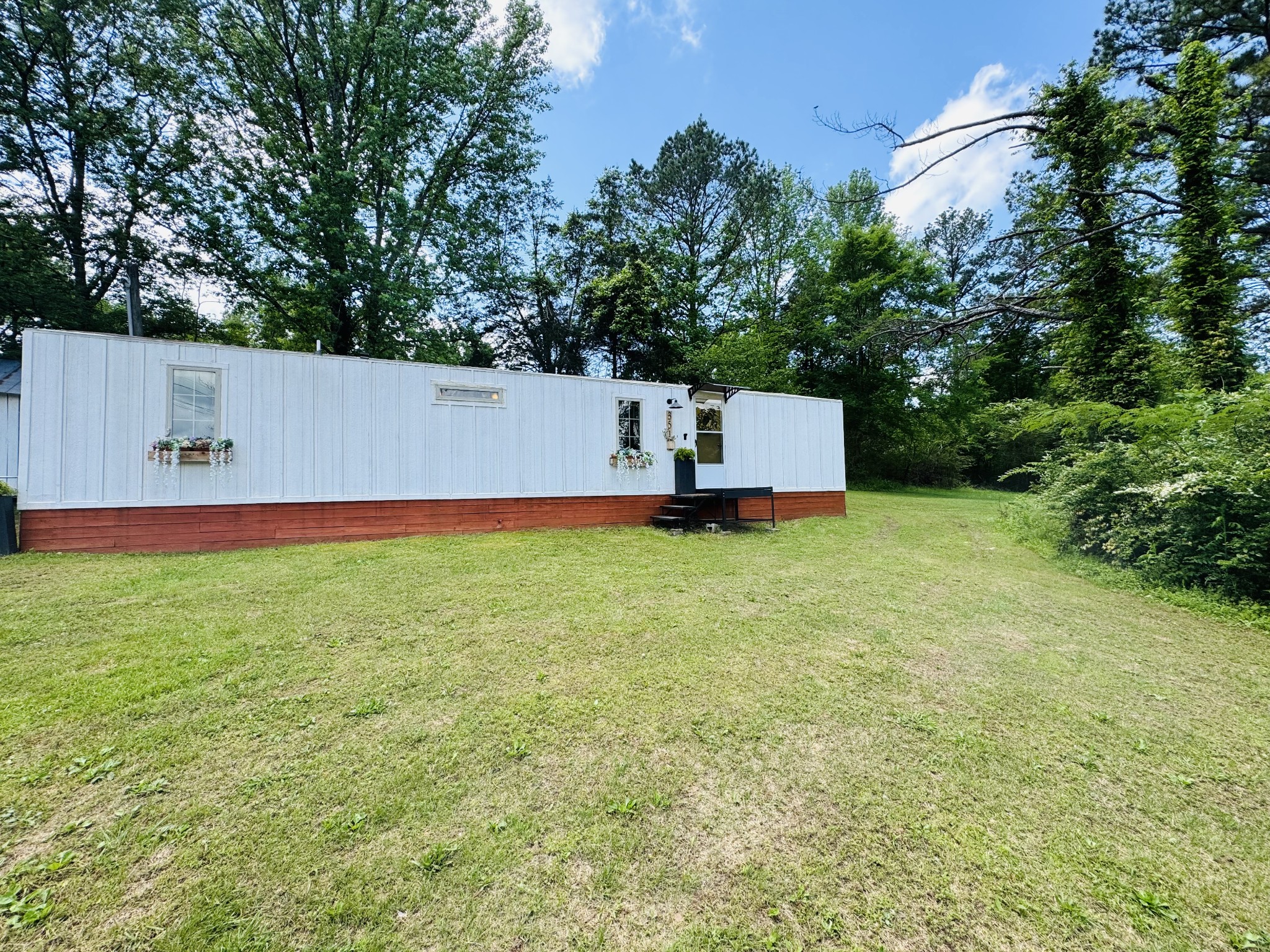 351 River Dr Property Photo 2