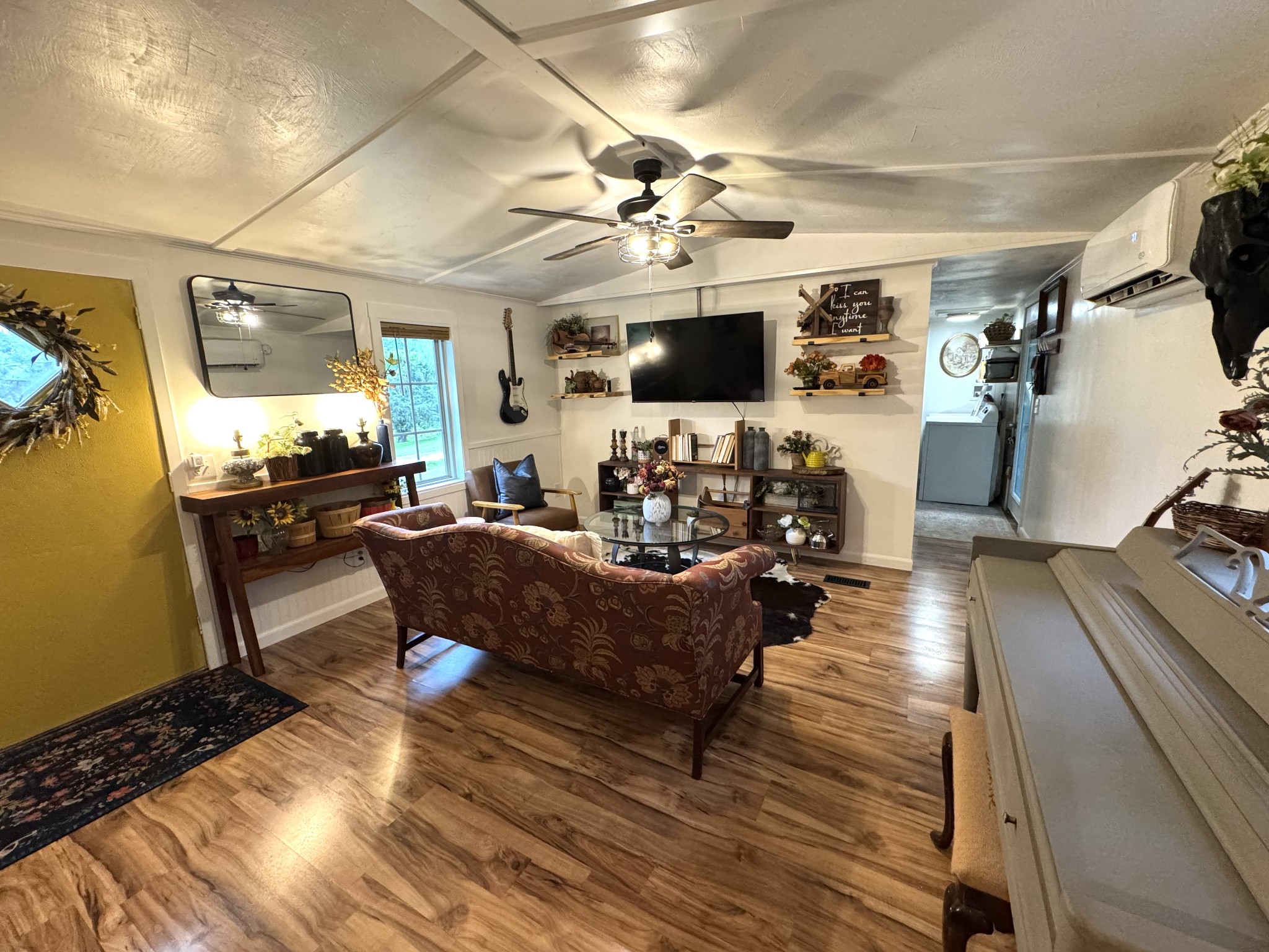 351 River Dr Property Photo 8