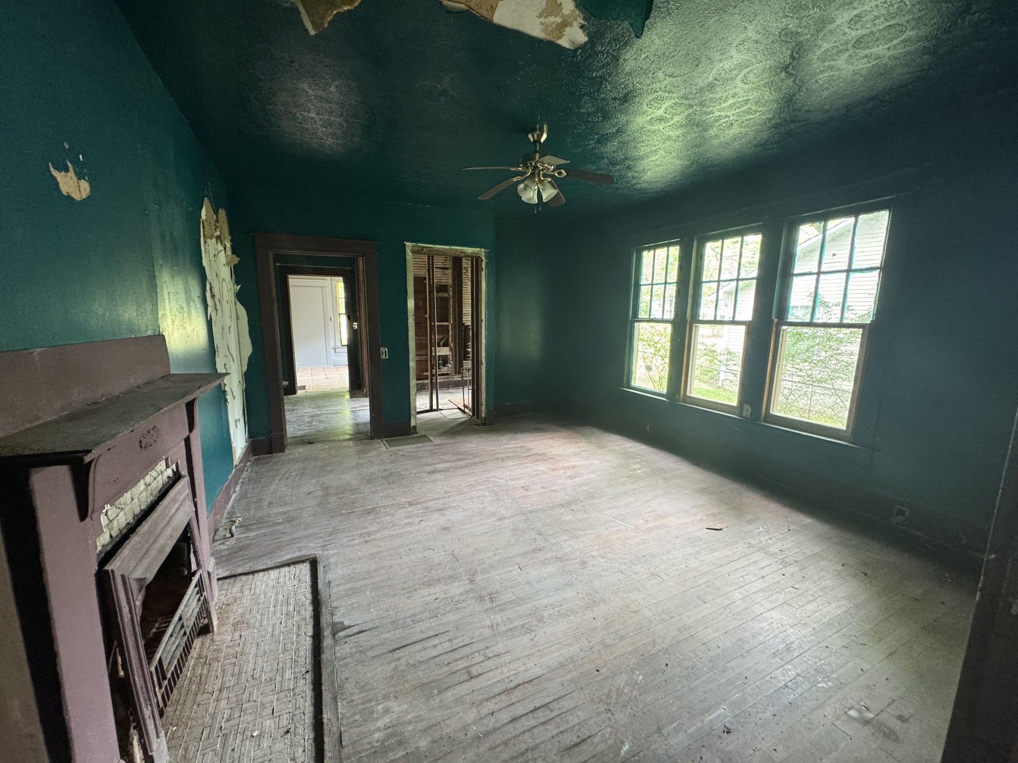 226 Highland St Property Photo 6