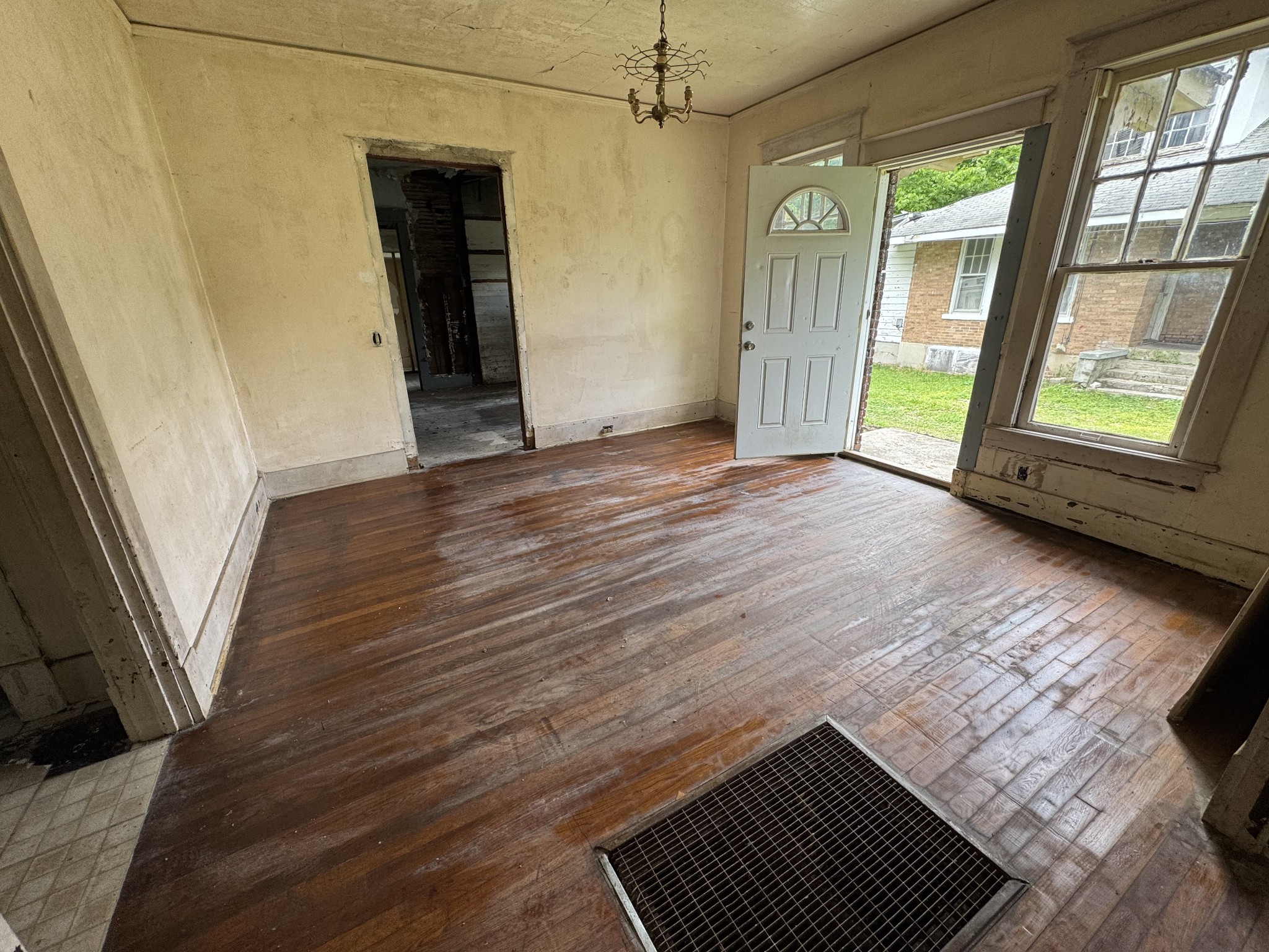226 Highland St Property Photo 15