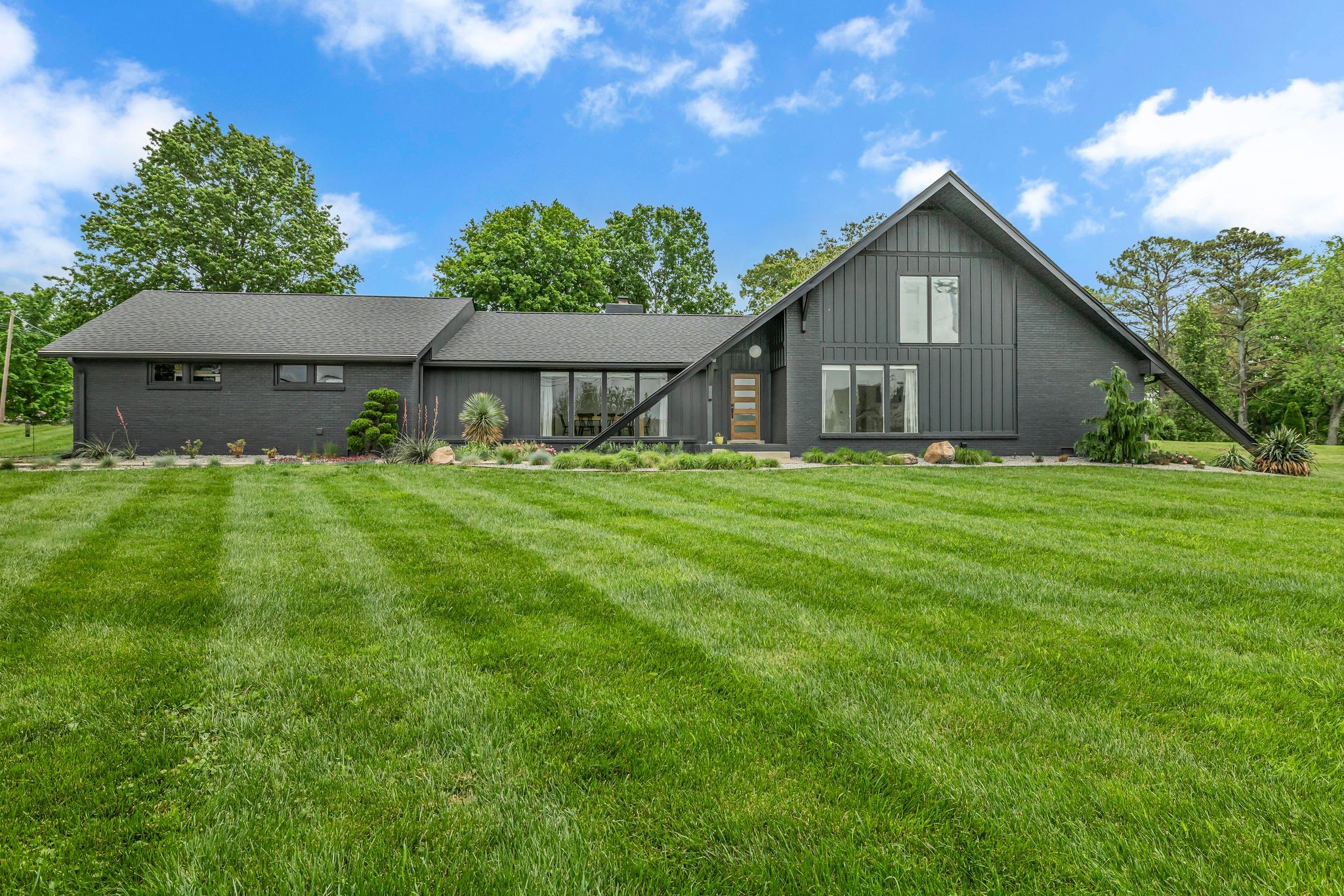 600 Wilson Pike Property Photo 1