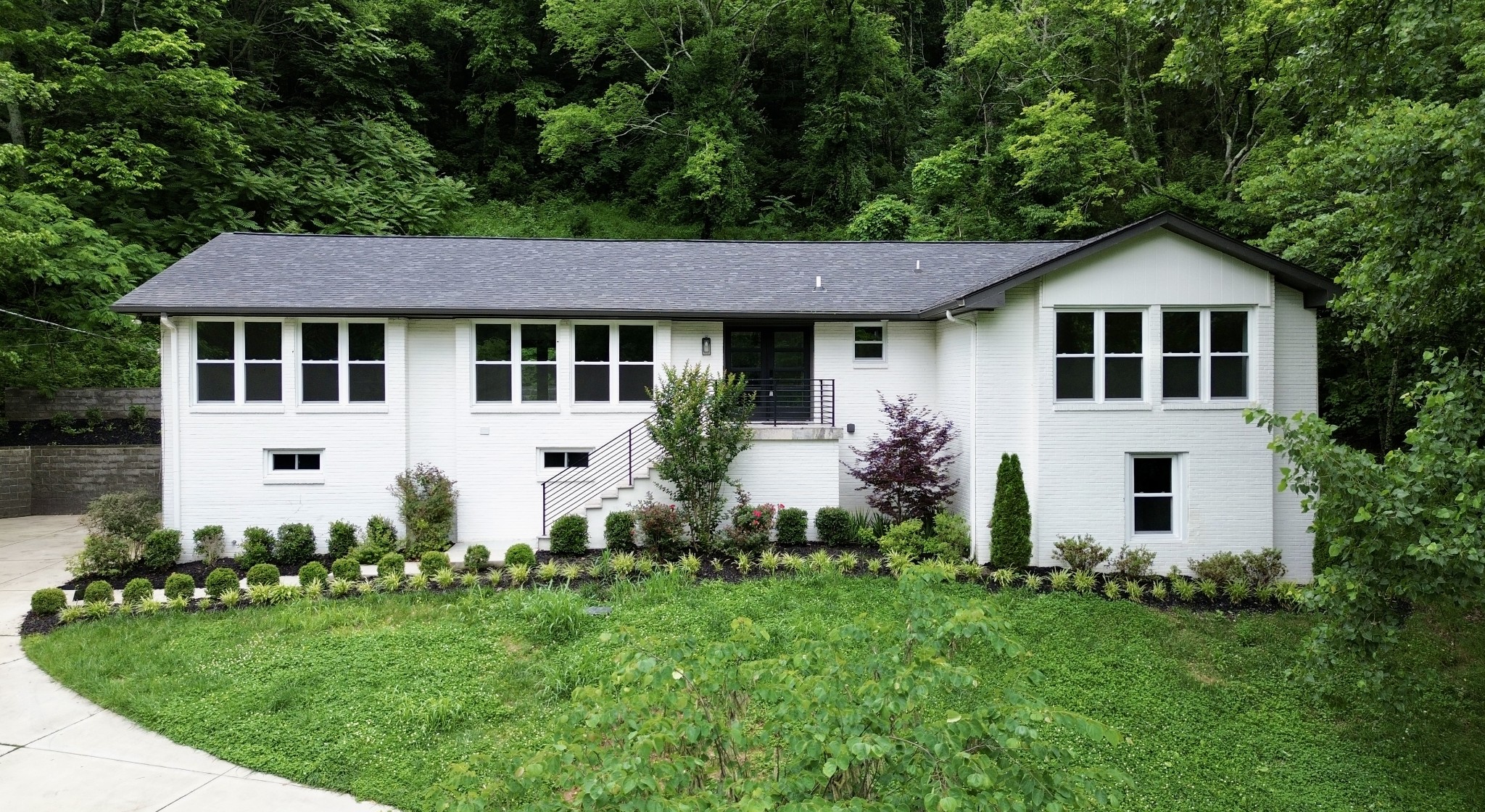 2711 Hillsboro Rd Property Photo 1