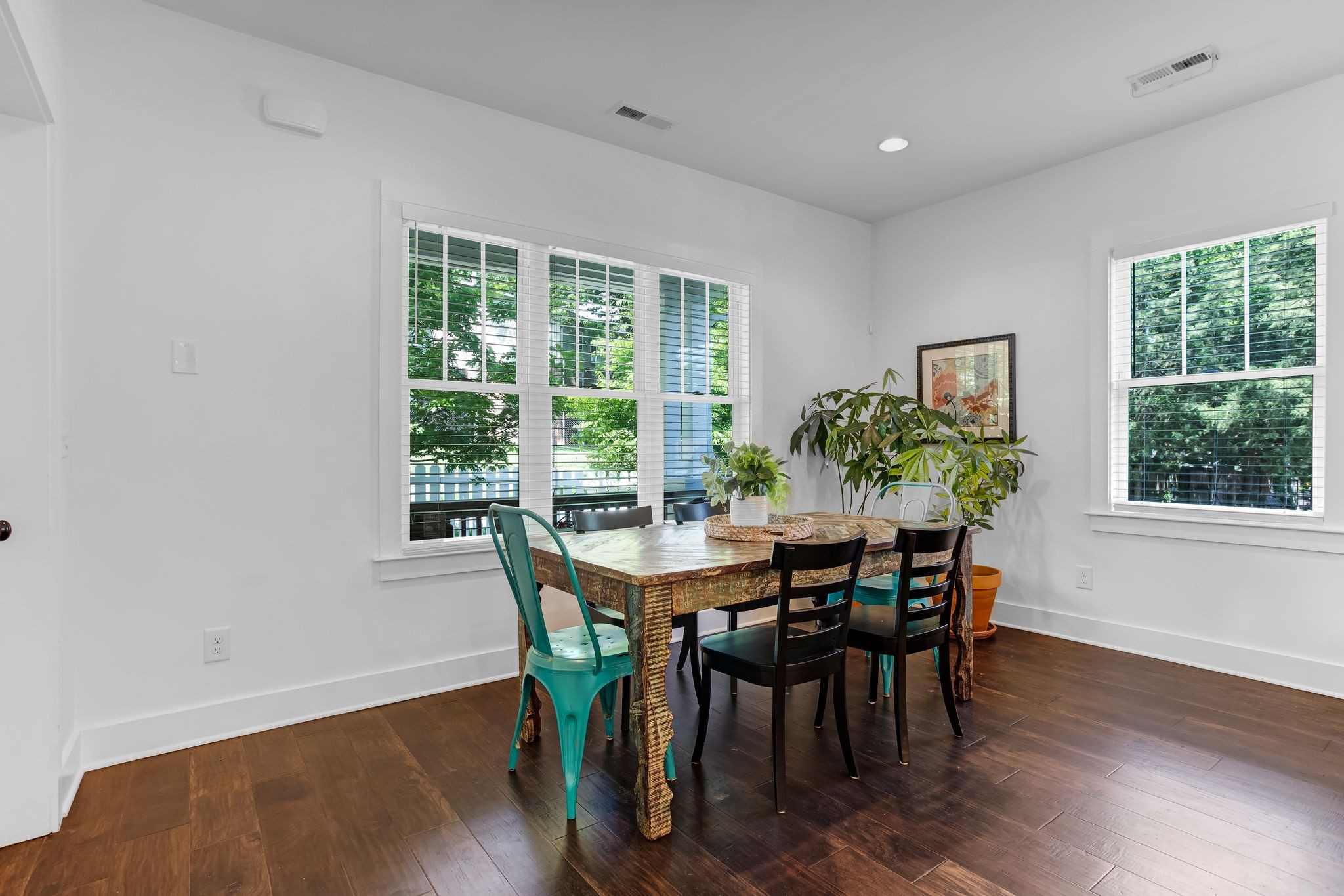 2046 Straightway Ave Property Photo 10