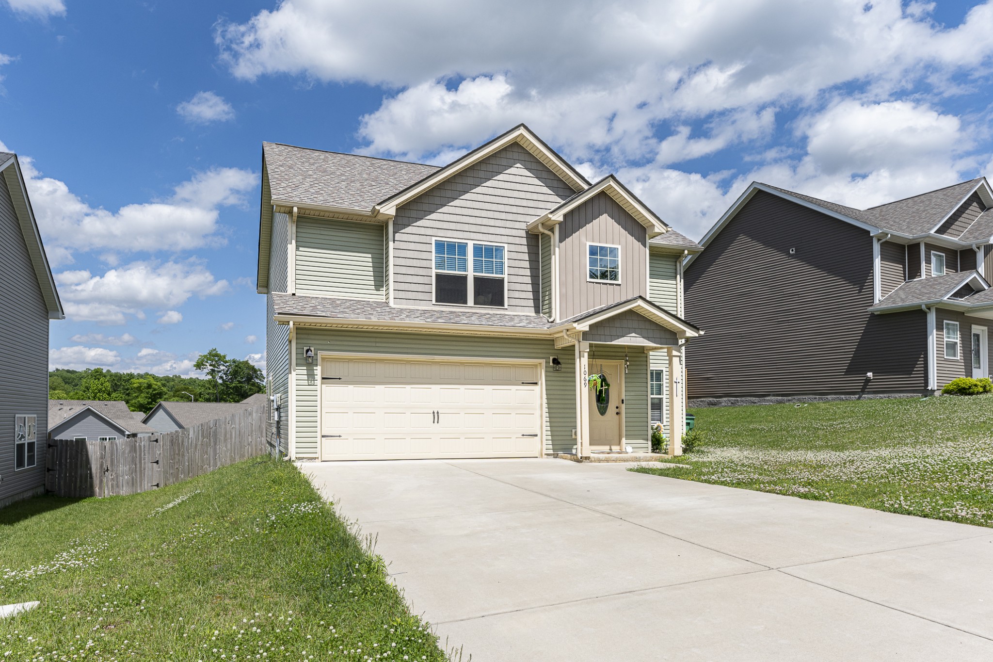 1069 Winesap Rd Property Photo 2