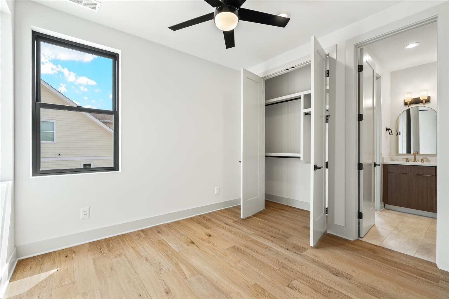 2010a 9th Ave, N Property Photo 11