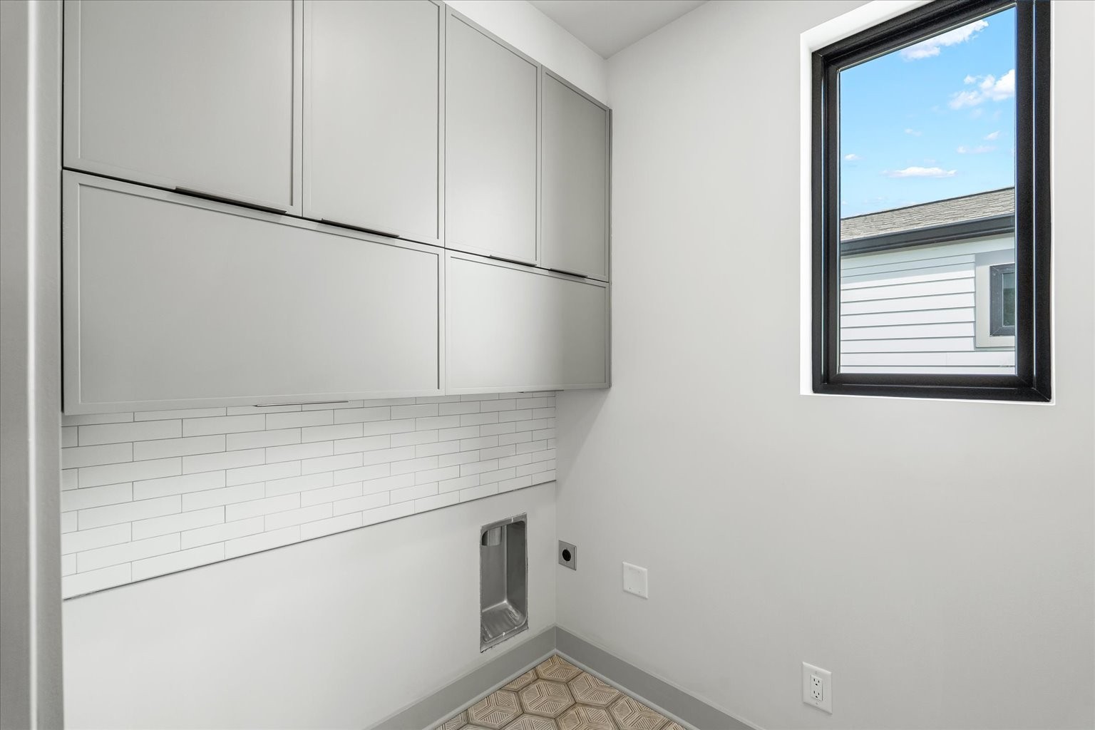 2010a 9th Ave, N Property Photo 17