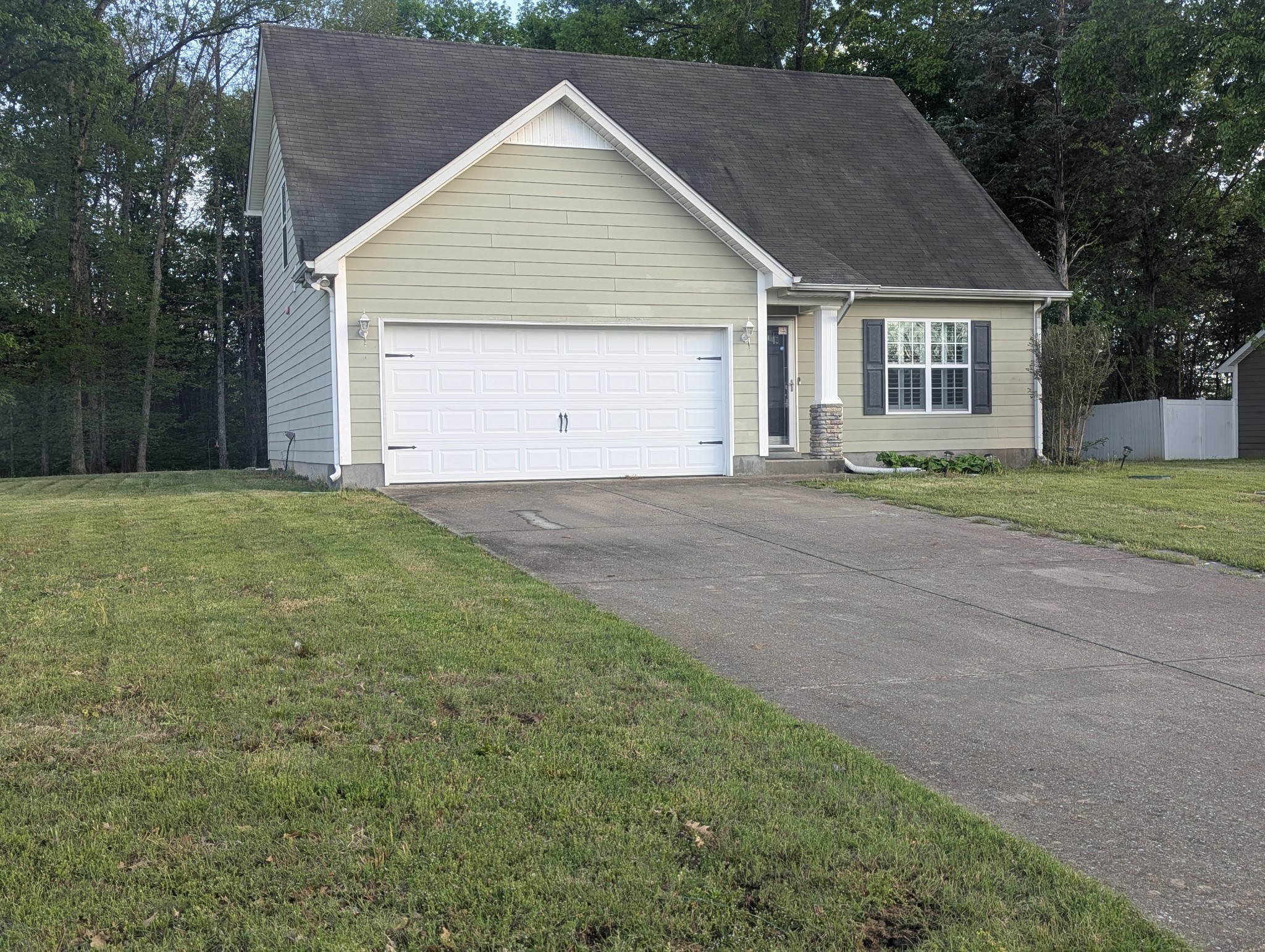 209 Bakerview St Property Photo 1