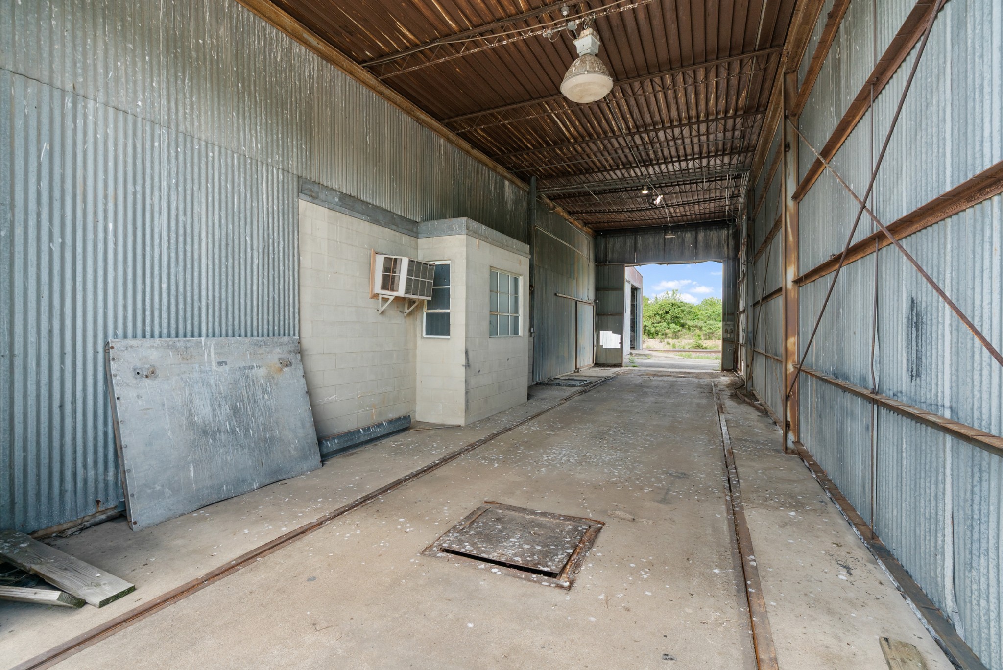 4000 Memorial Blvd Property Photo 37