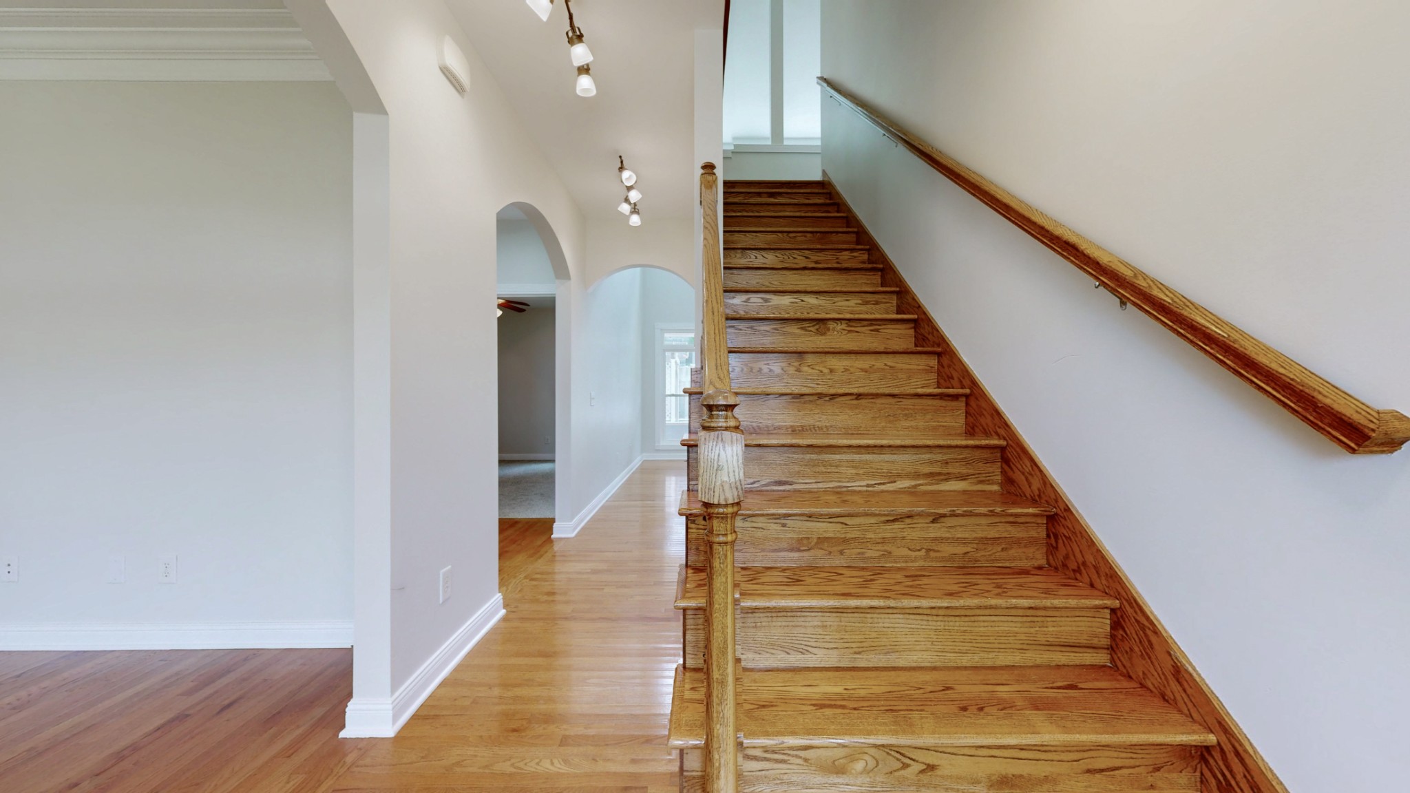 4050 Oak Pointe Dr Property Photo 7