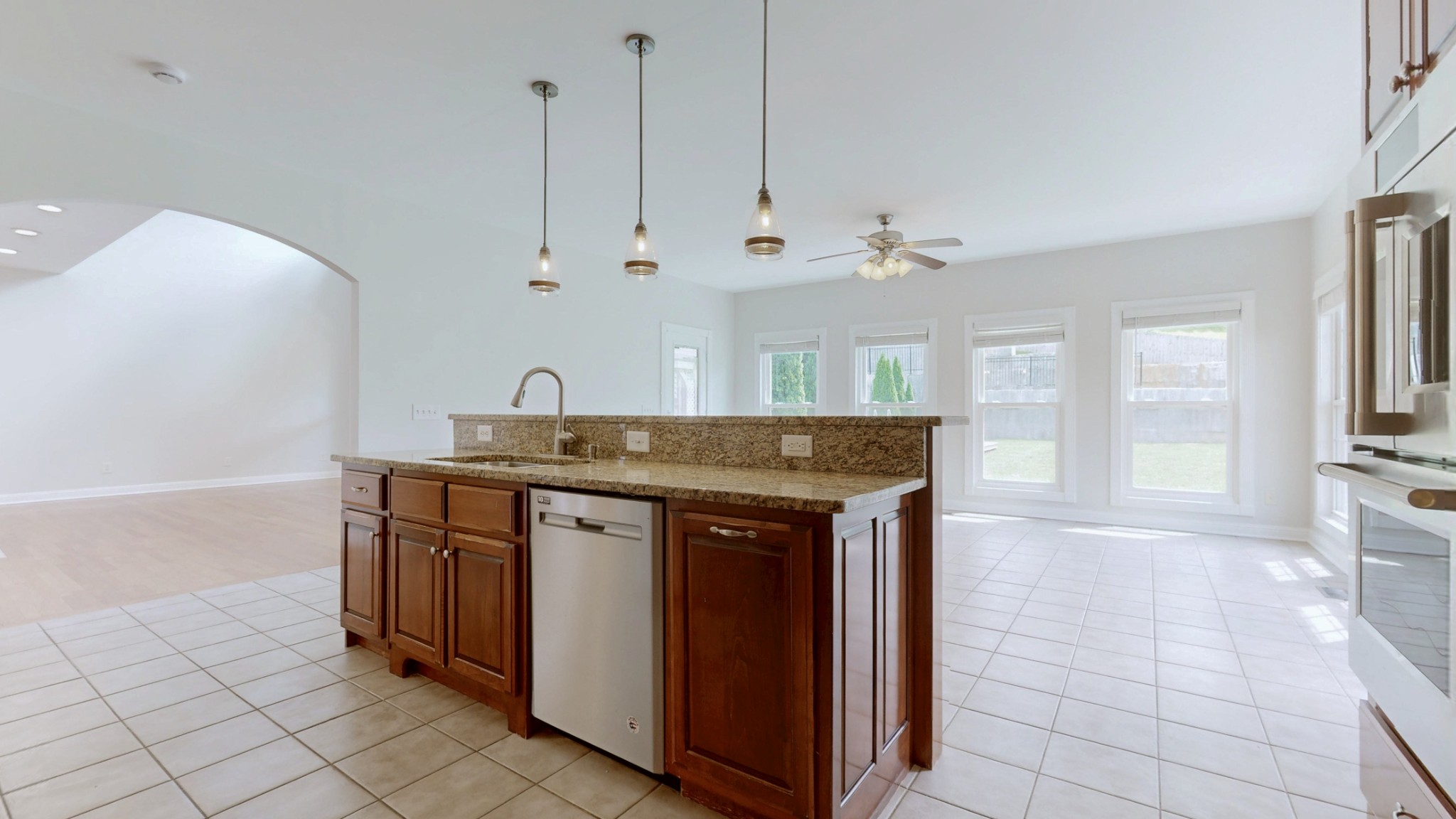 4050 Oak Pointe Dr Property Photo 13