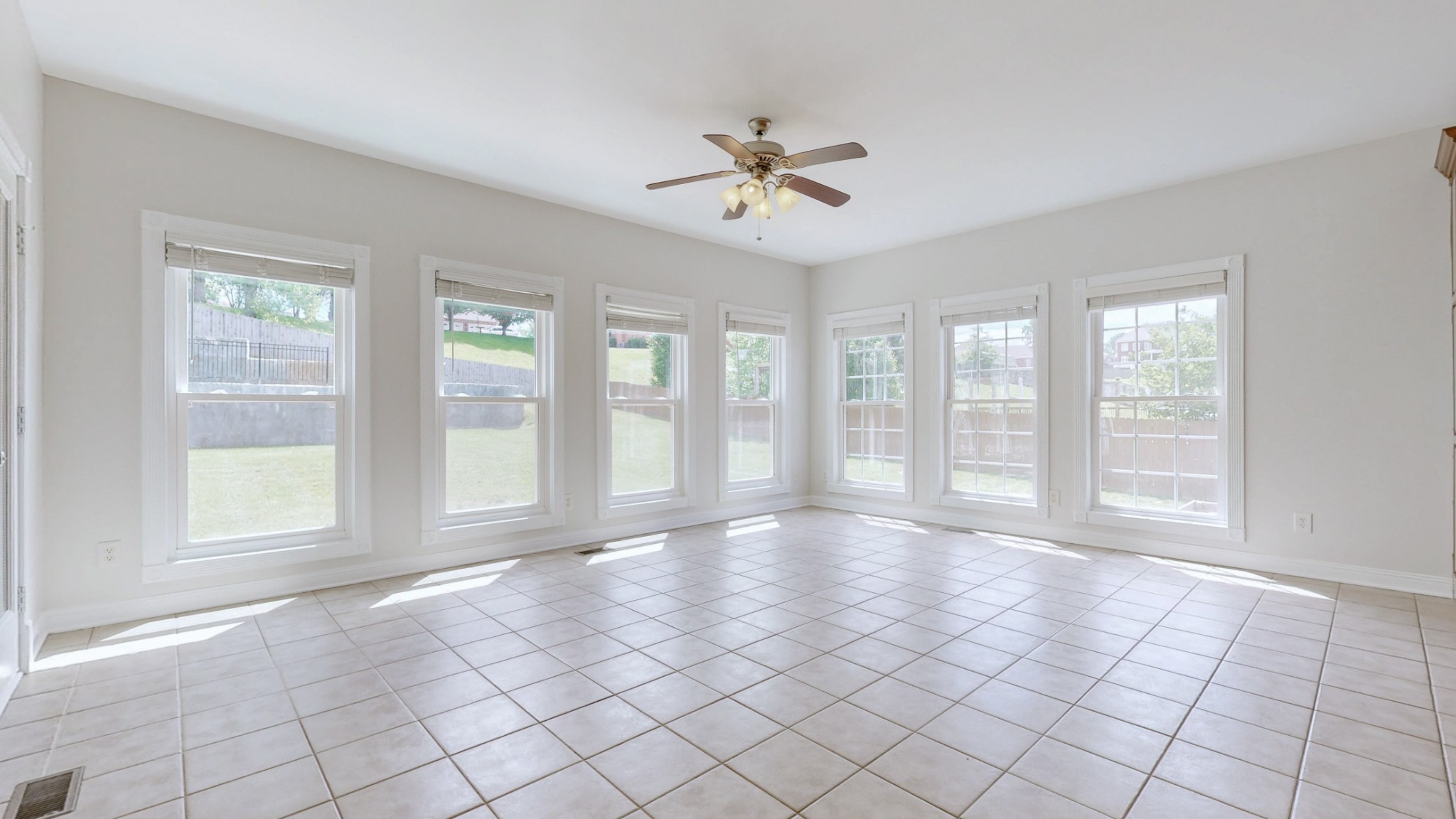 4050 Oak Pointe Dr Property Photo 14