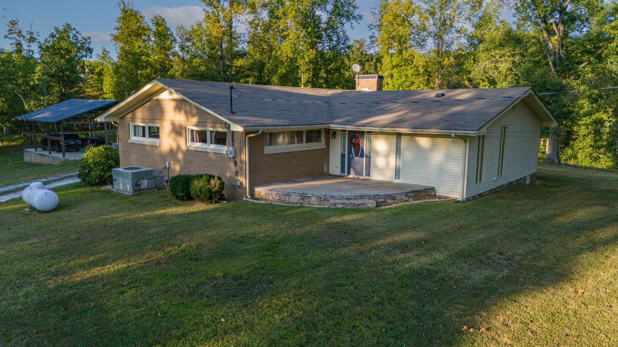 960 Knob Creek Rd Property Photo
