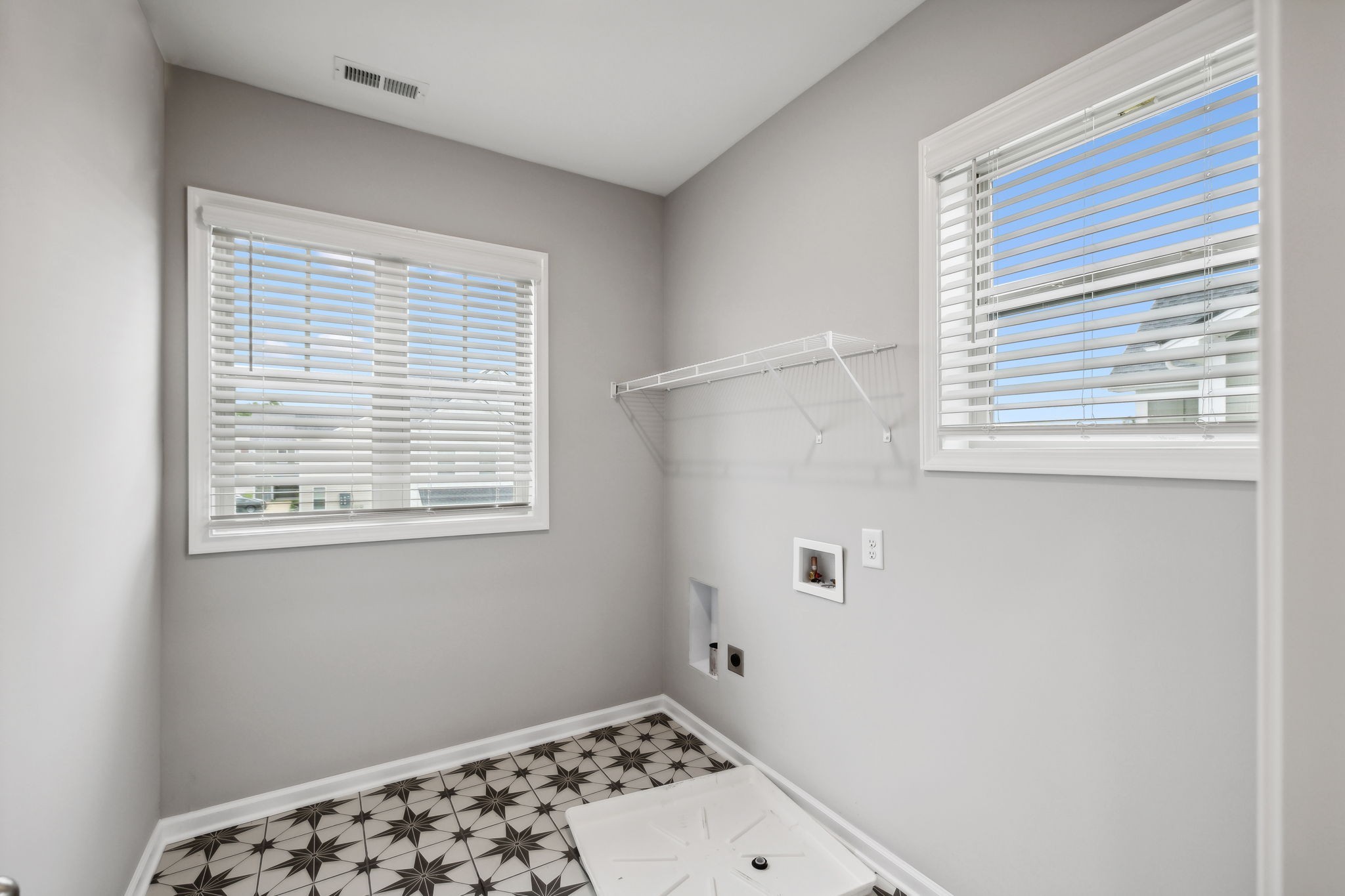 325 Carver Connection Property Photo 10