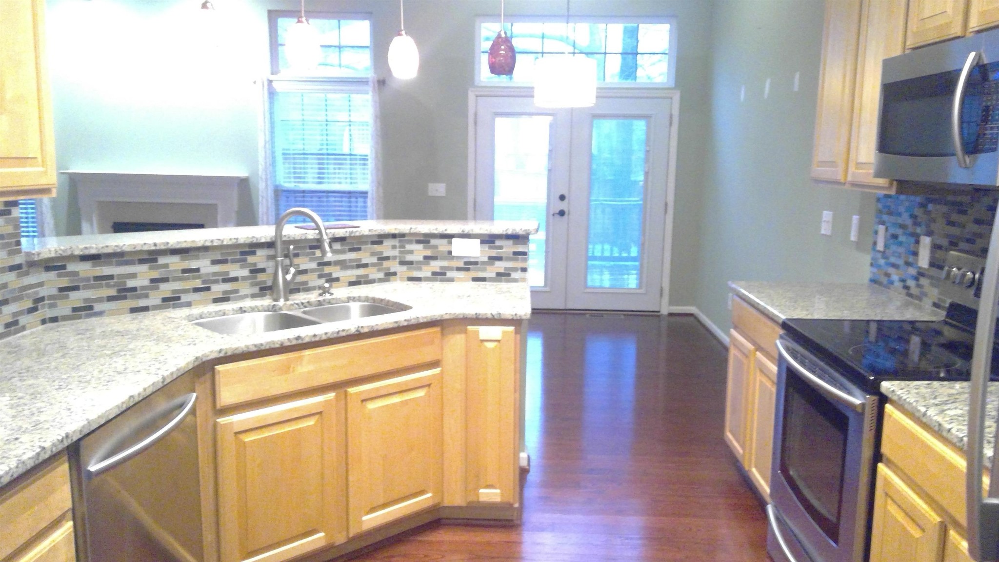 305 Sweetwater Ct Property Photo 8