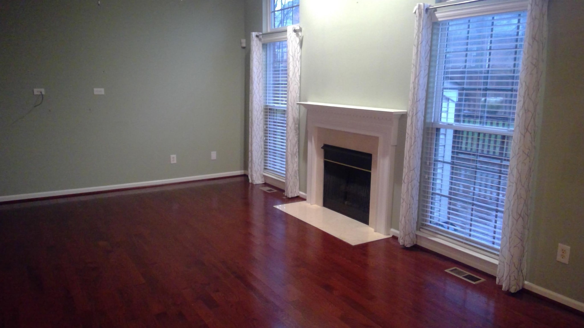 305 Sweetwater Ct Property Photo 10