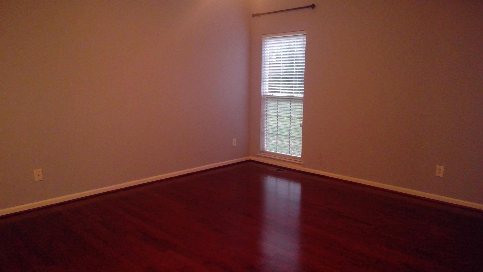305 Sweetwater Ct Property Photo 14