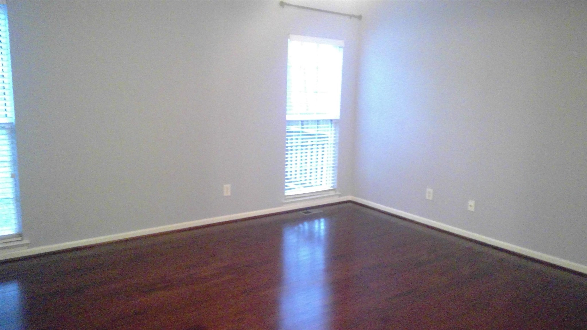 305 Sweetwater Ct Property Photo 17