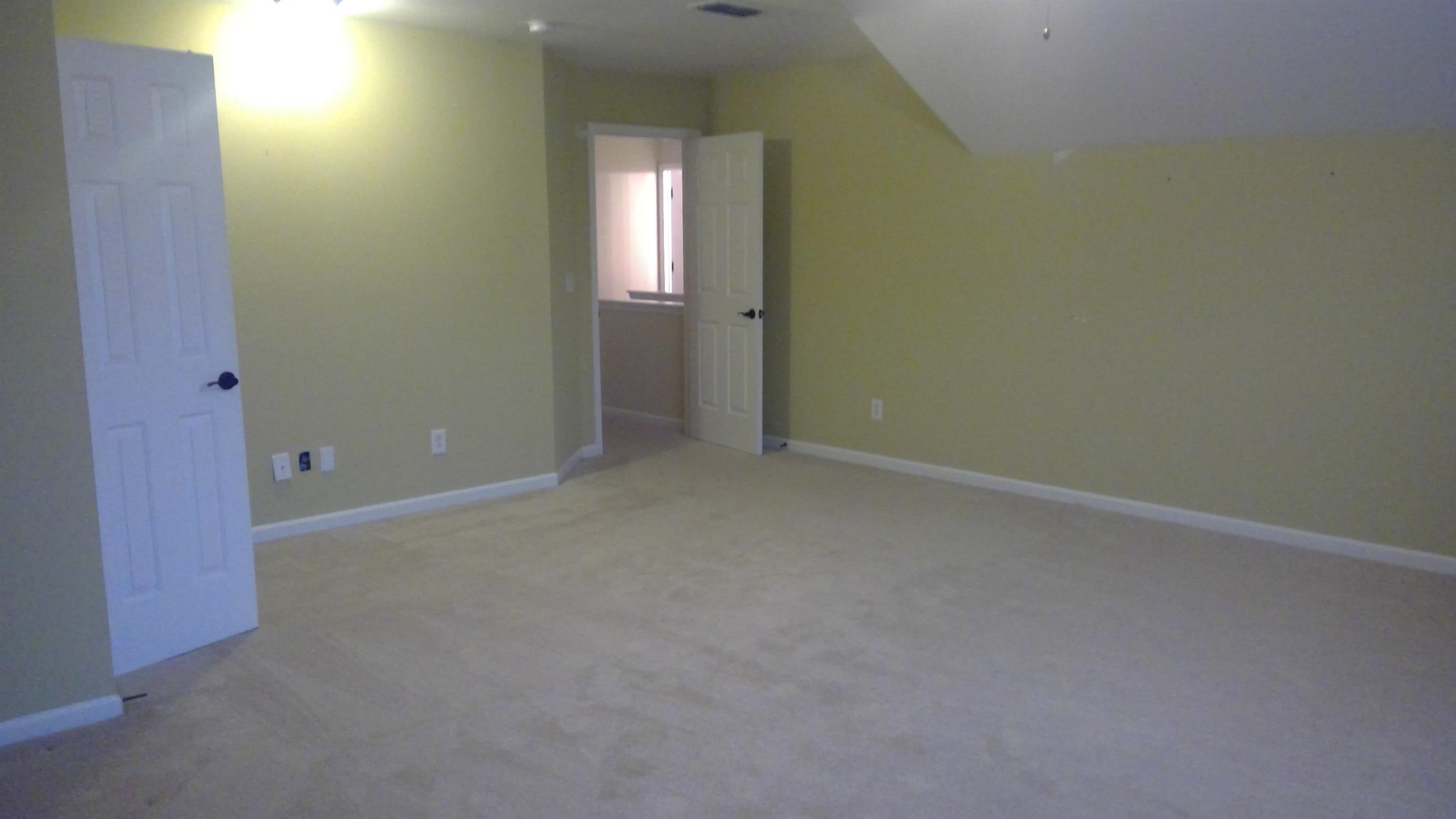 305 Sweetwater Ct Property Photo 23