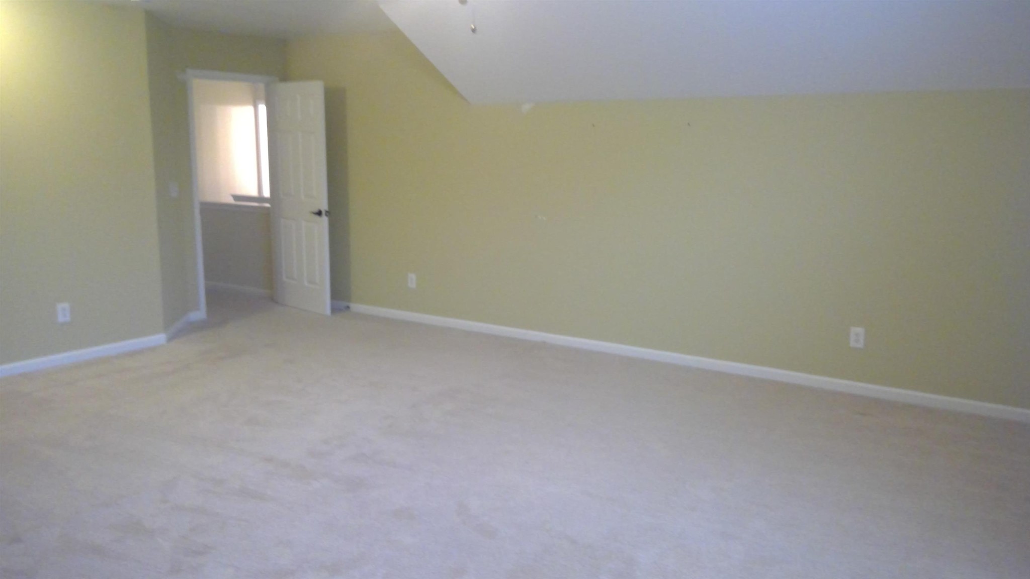 305 Sweetwater Ct Property Photo 24