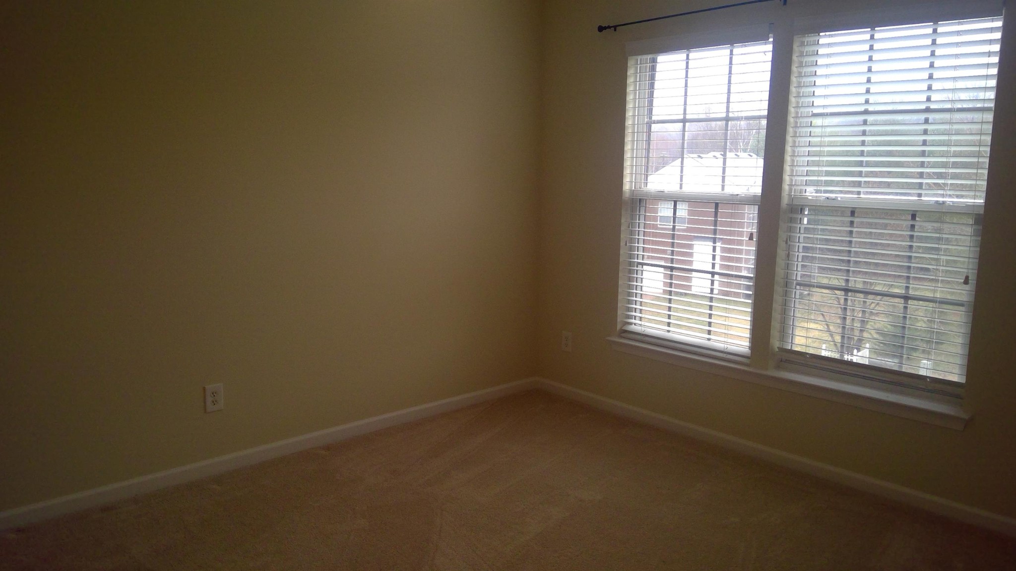 305 Sweetwater Ct Property Photo 27