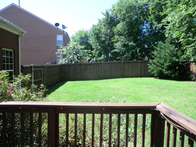 305 Sweetwater Ct Property Photo 32