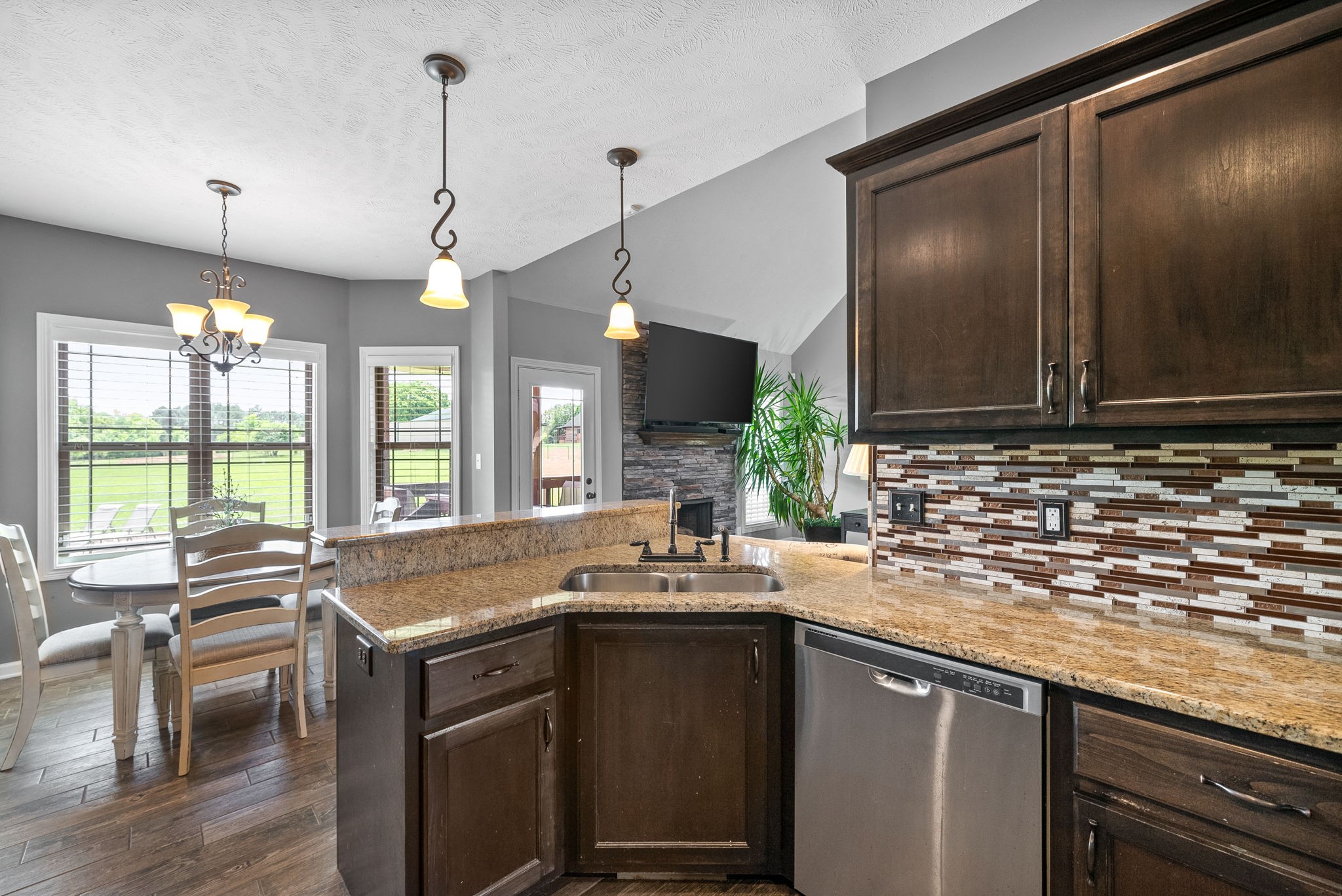 1514 Chapel Ridge Rd Property Photo 18