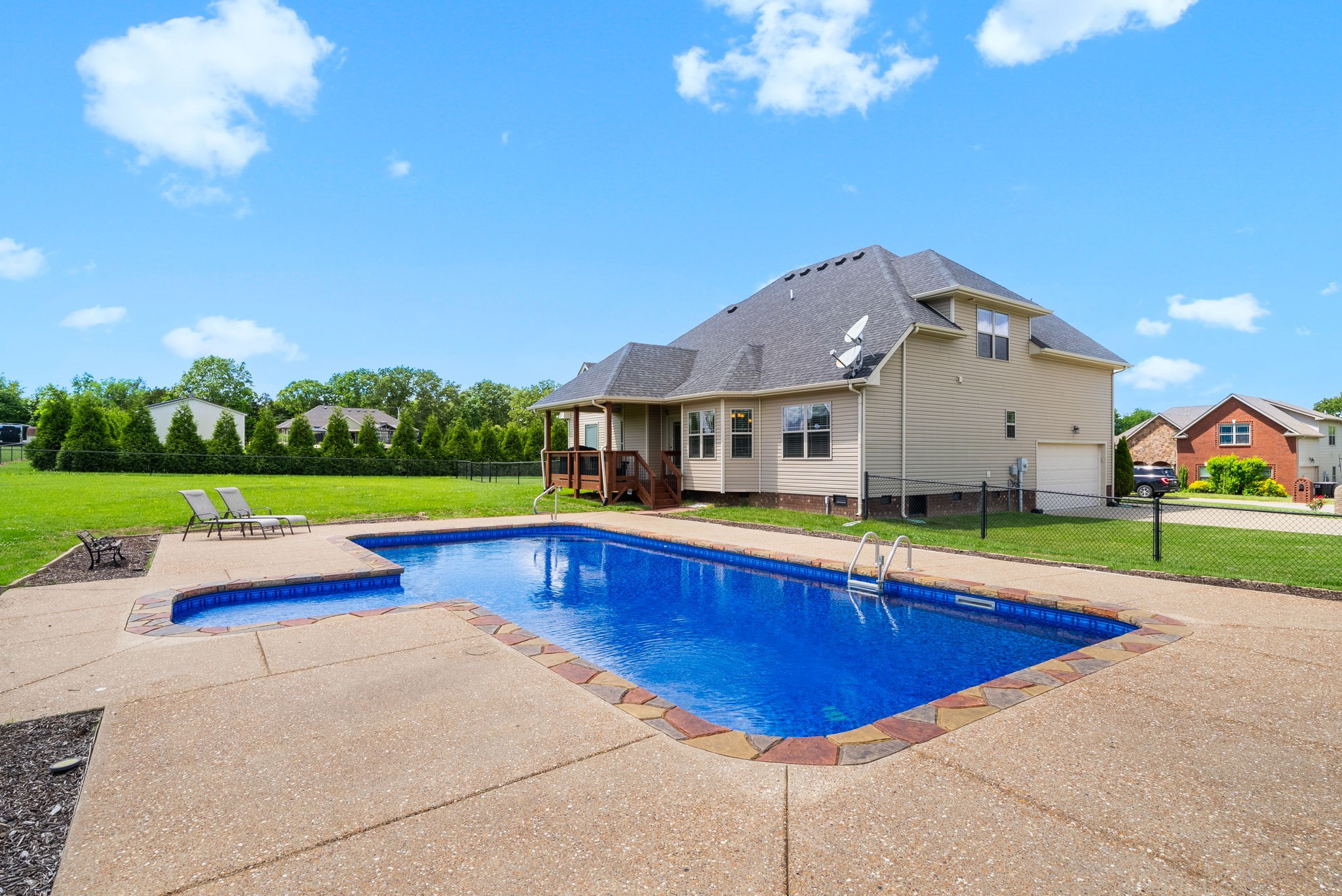 1514 Chapel Ridge Rd Property Photo 43
