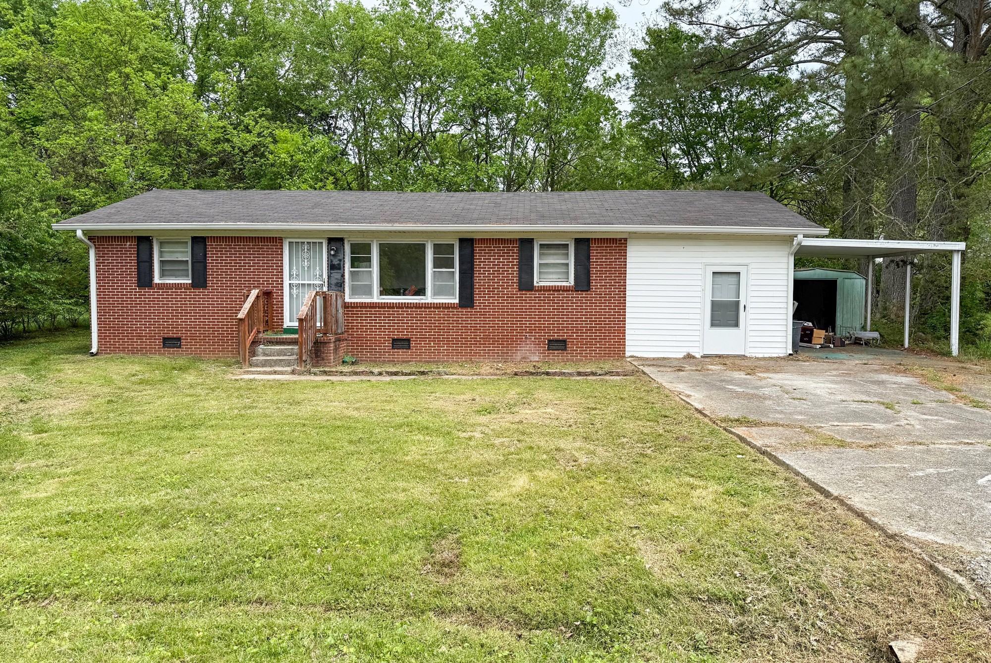 130 Meadowbrook Dr Property Photo