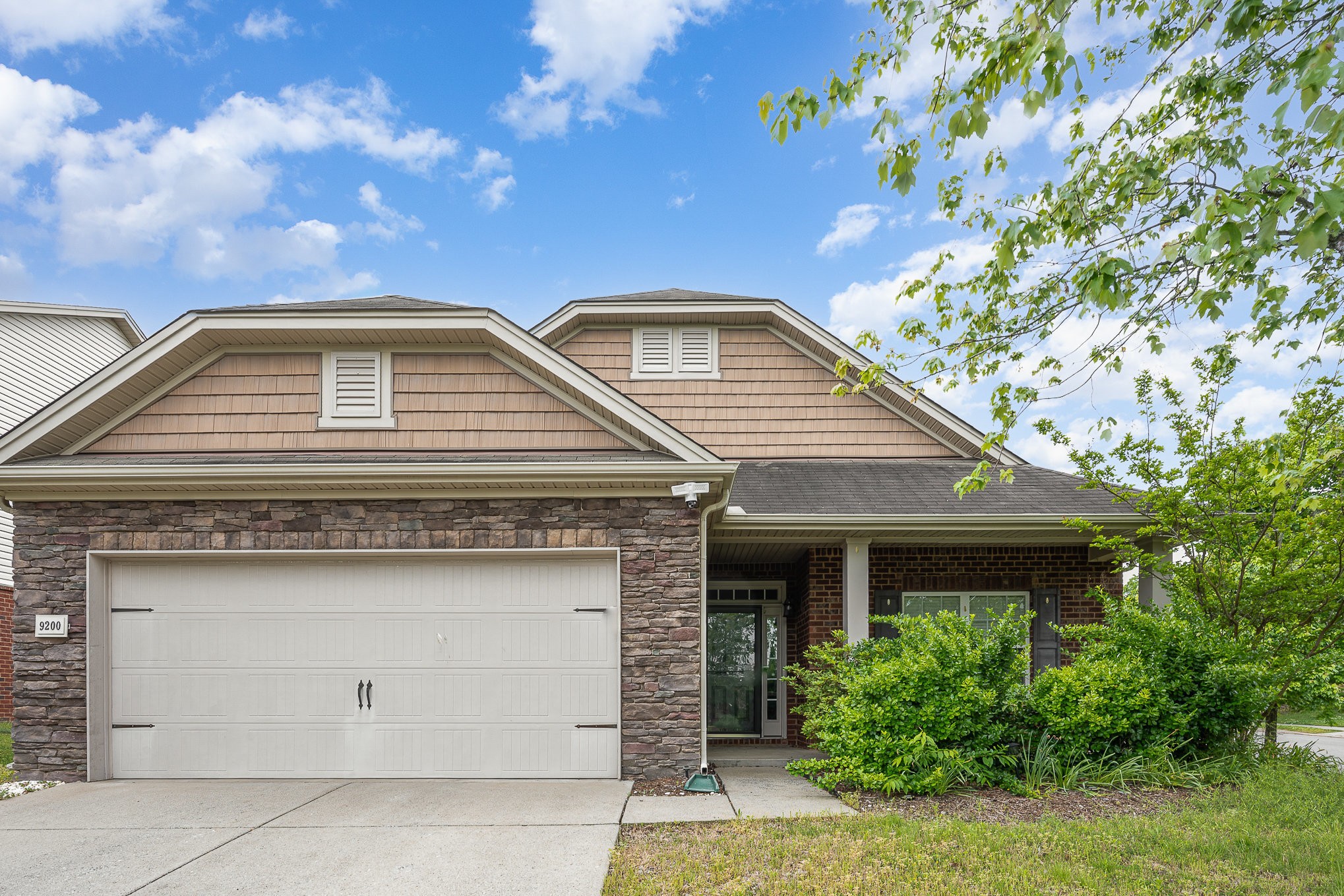 9200 Forsythia Dr Property Photo 1