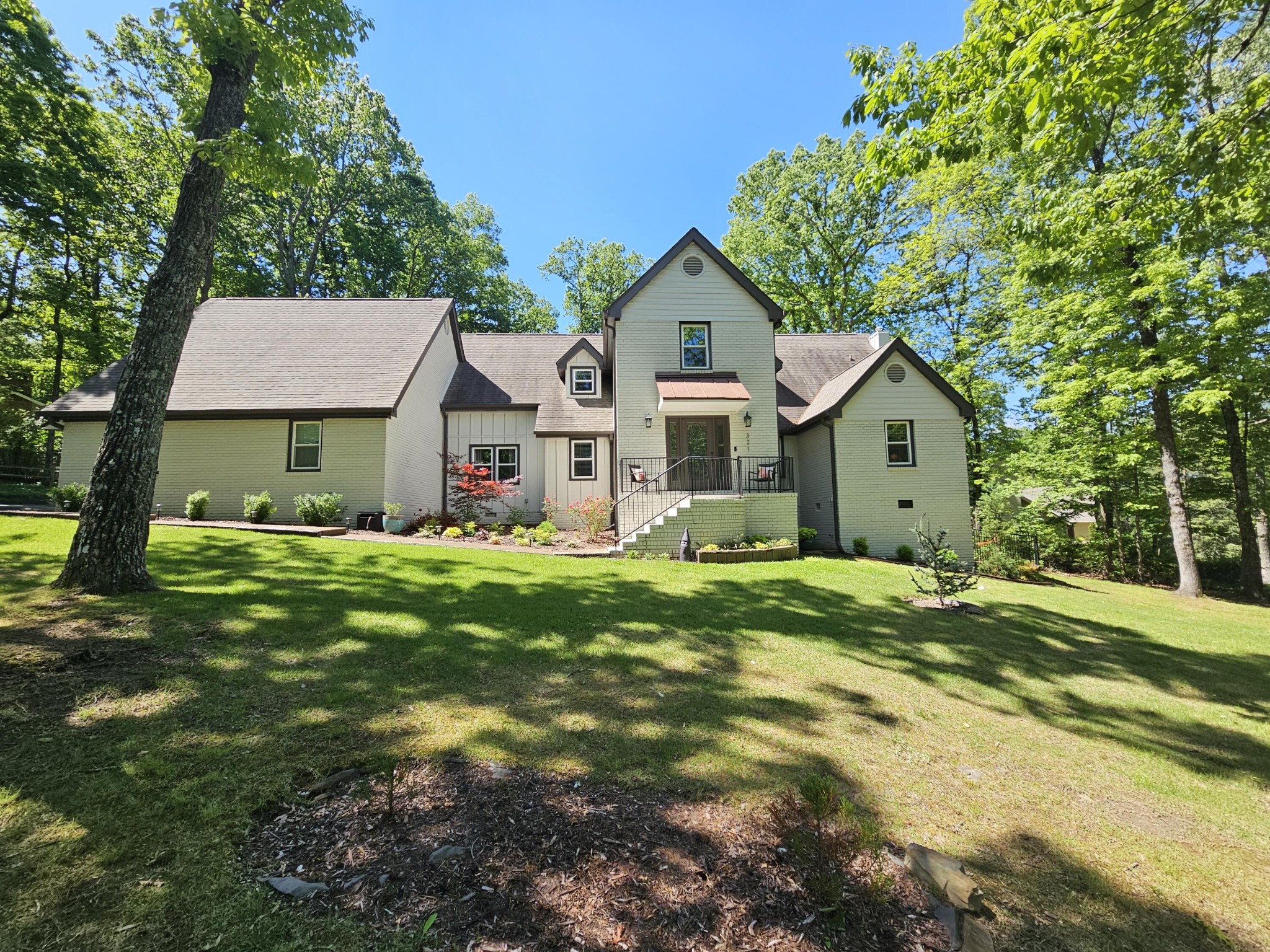 321 Robin Hood Trail Property Photo