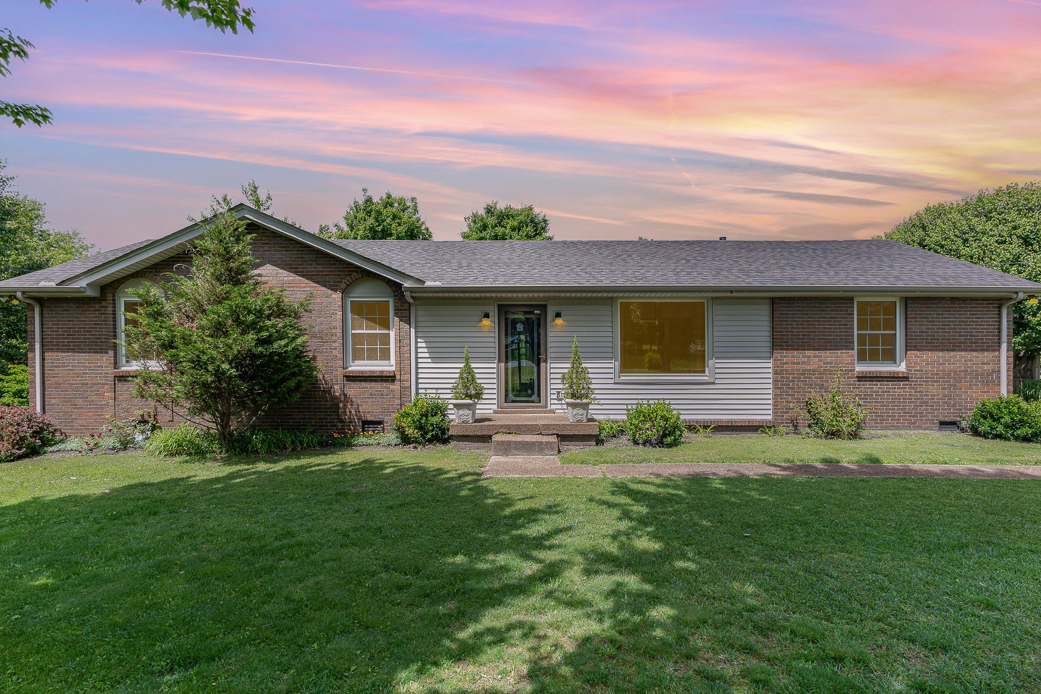 109 Empson Dr Property Photo 1