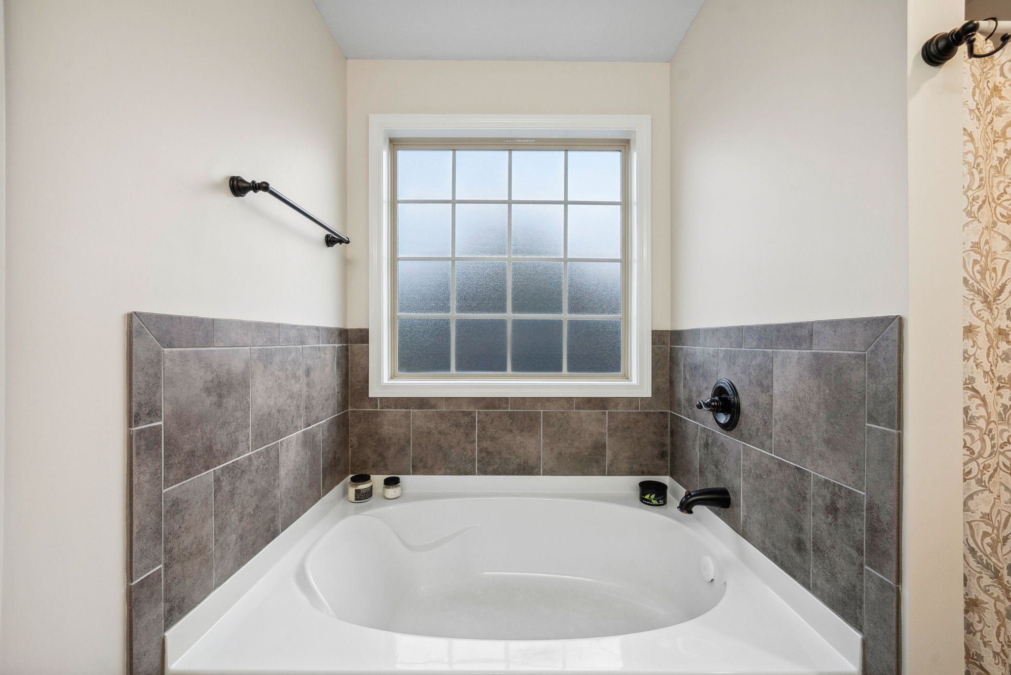828 Crestone Ln Property Photo 24
