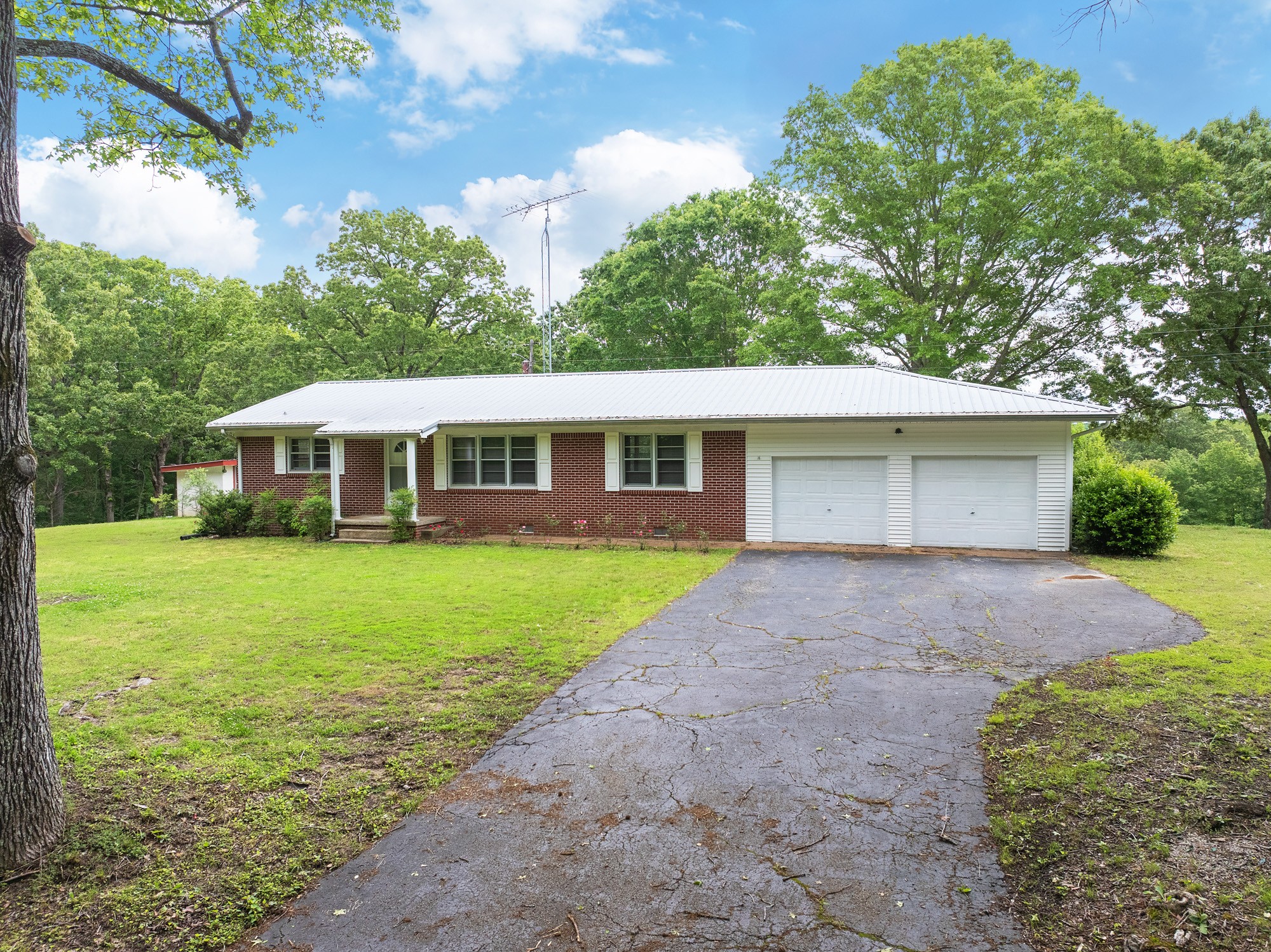 2855 Pine Knob Rd Property Photo