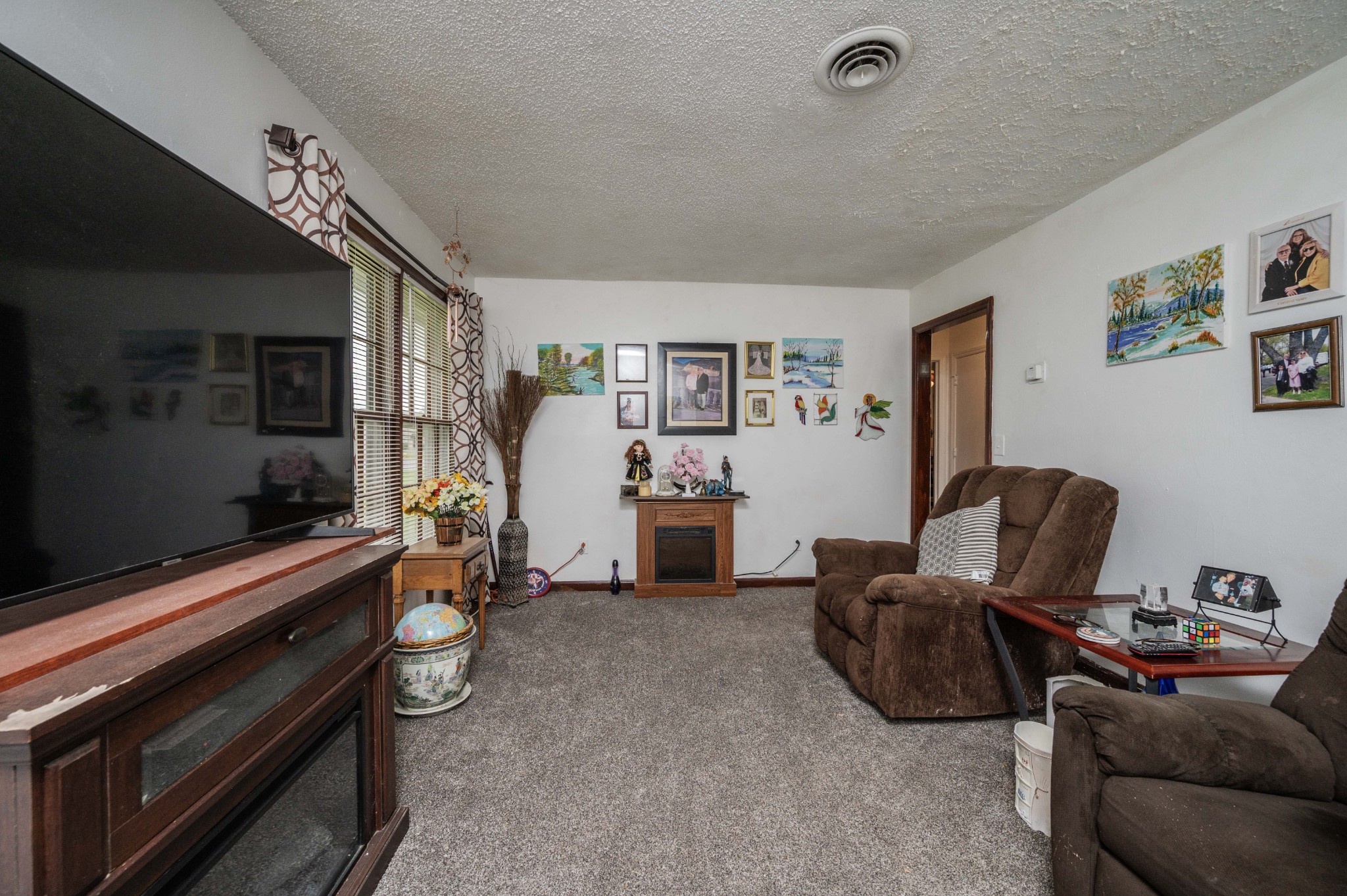 738 E Northfield Blvd Property Photo 20