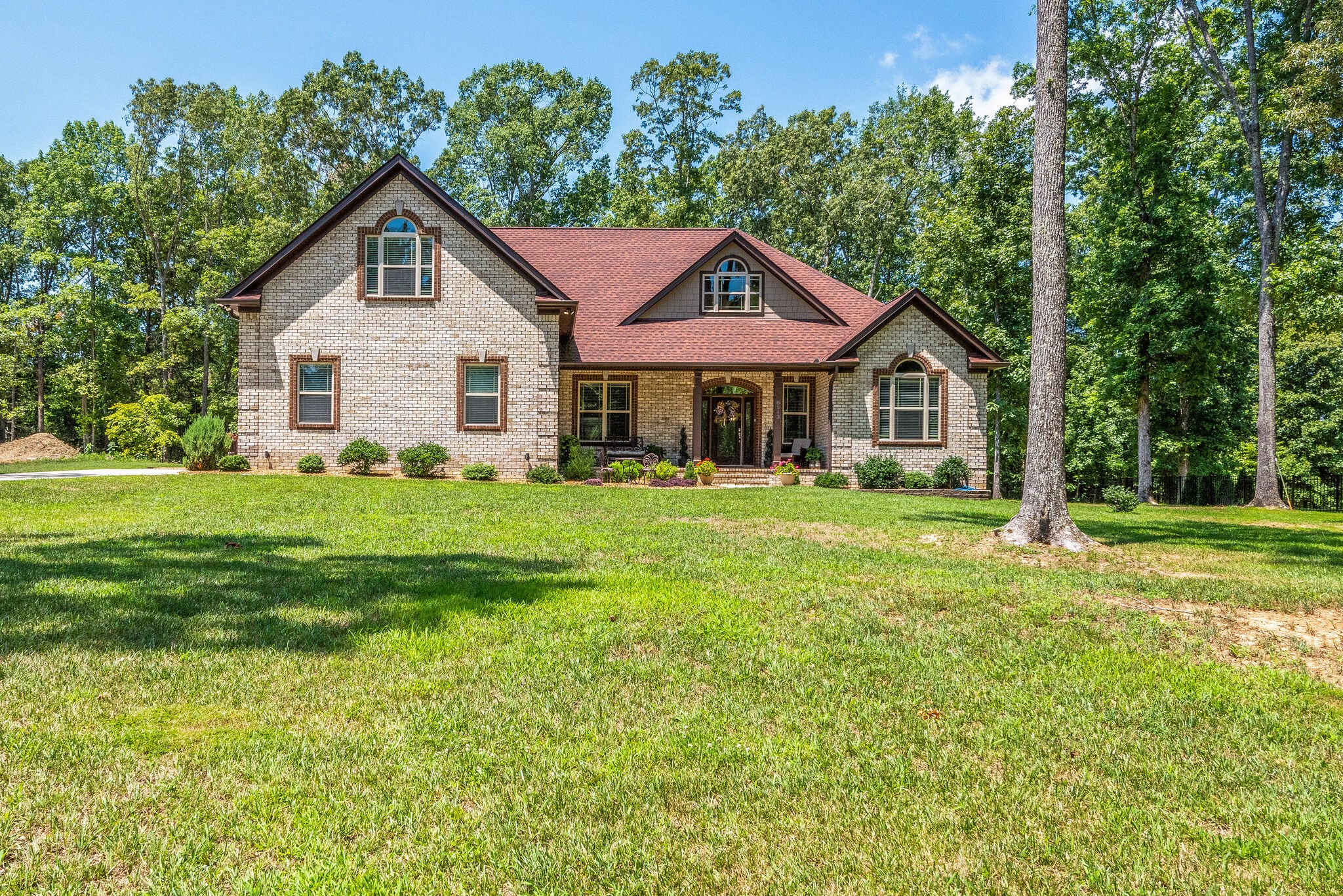 8543 Fairview Rd Property Photo 1