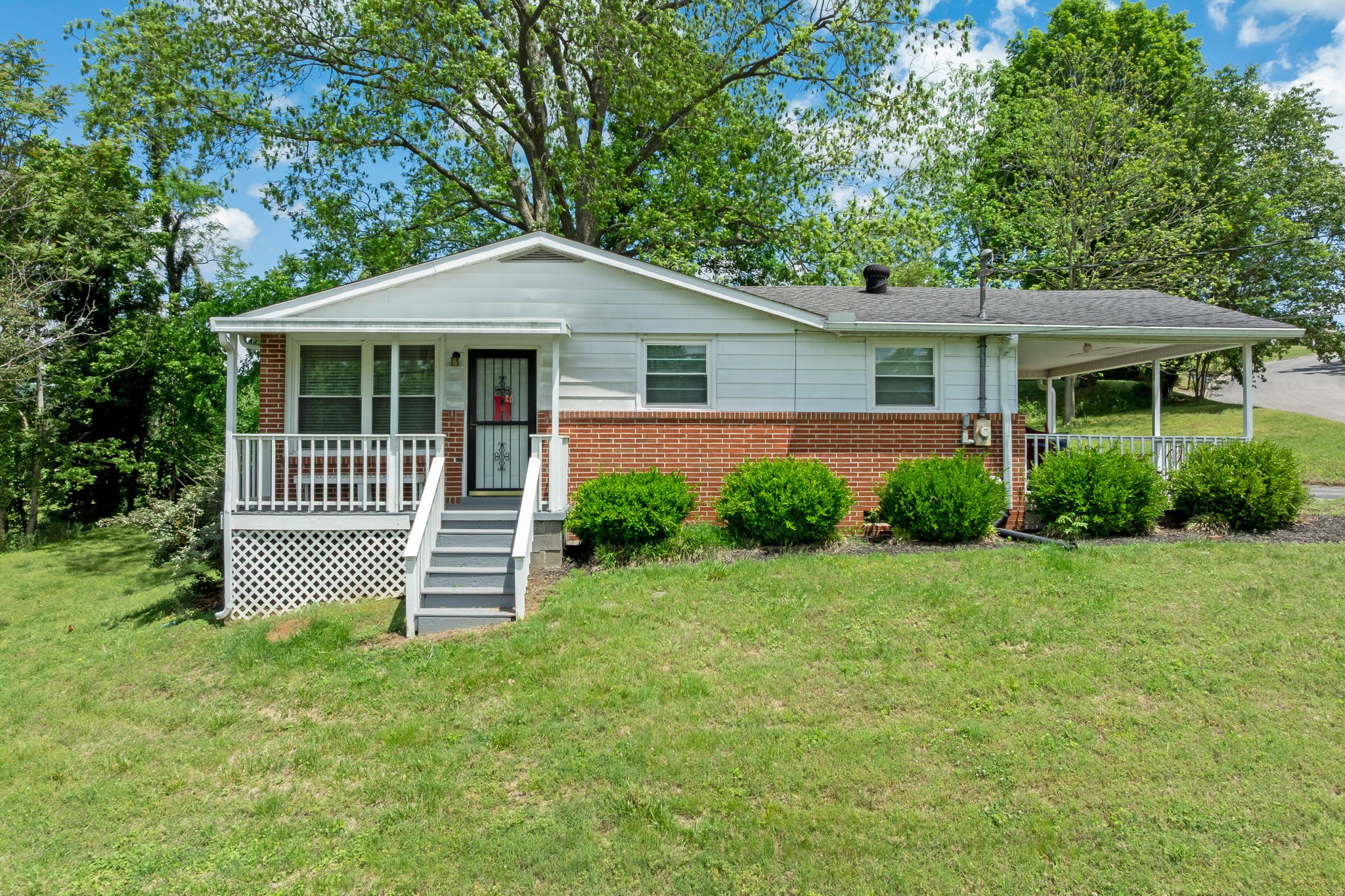 103 Walnut Dr Property Photo 1