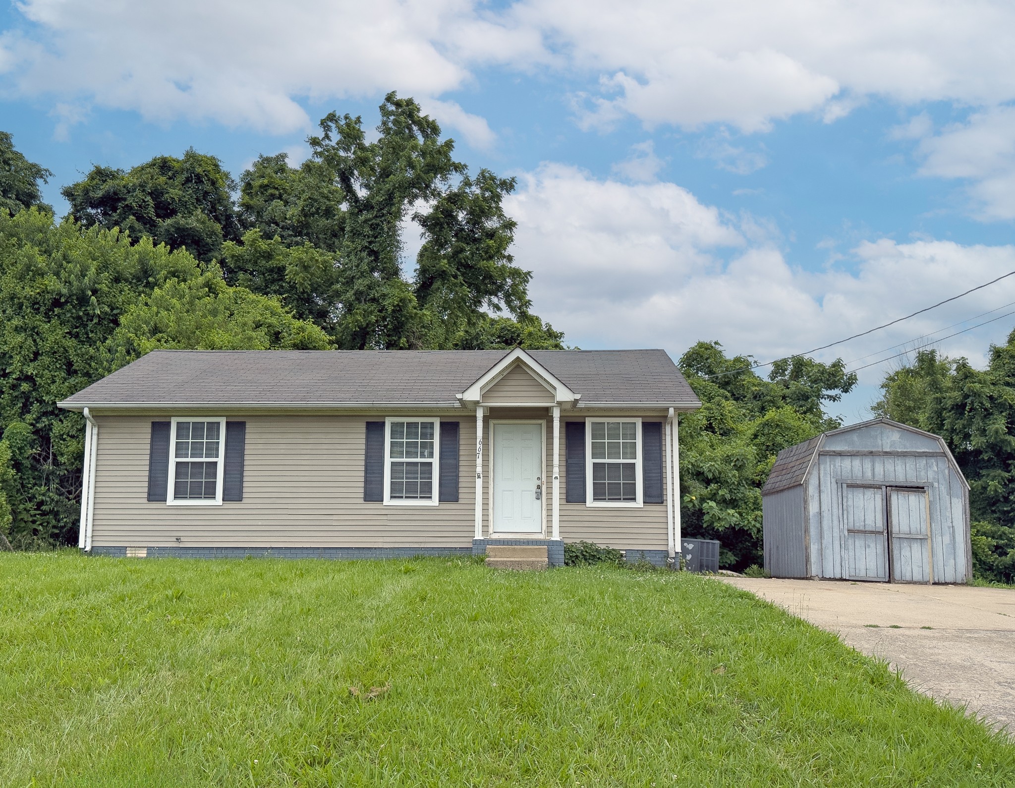 667 Artic Avenue Property Photo 1