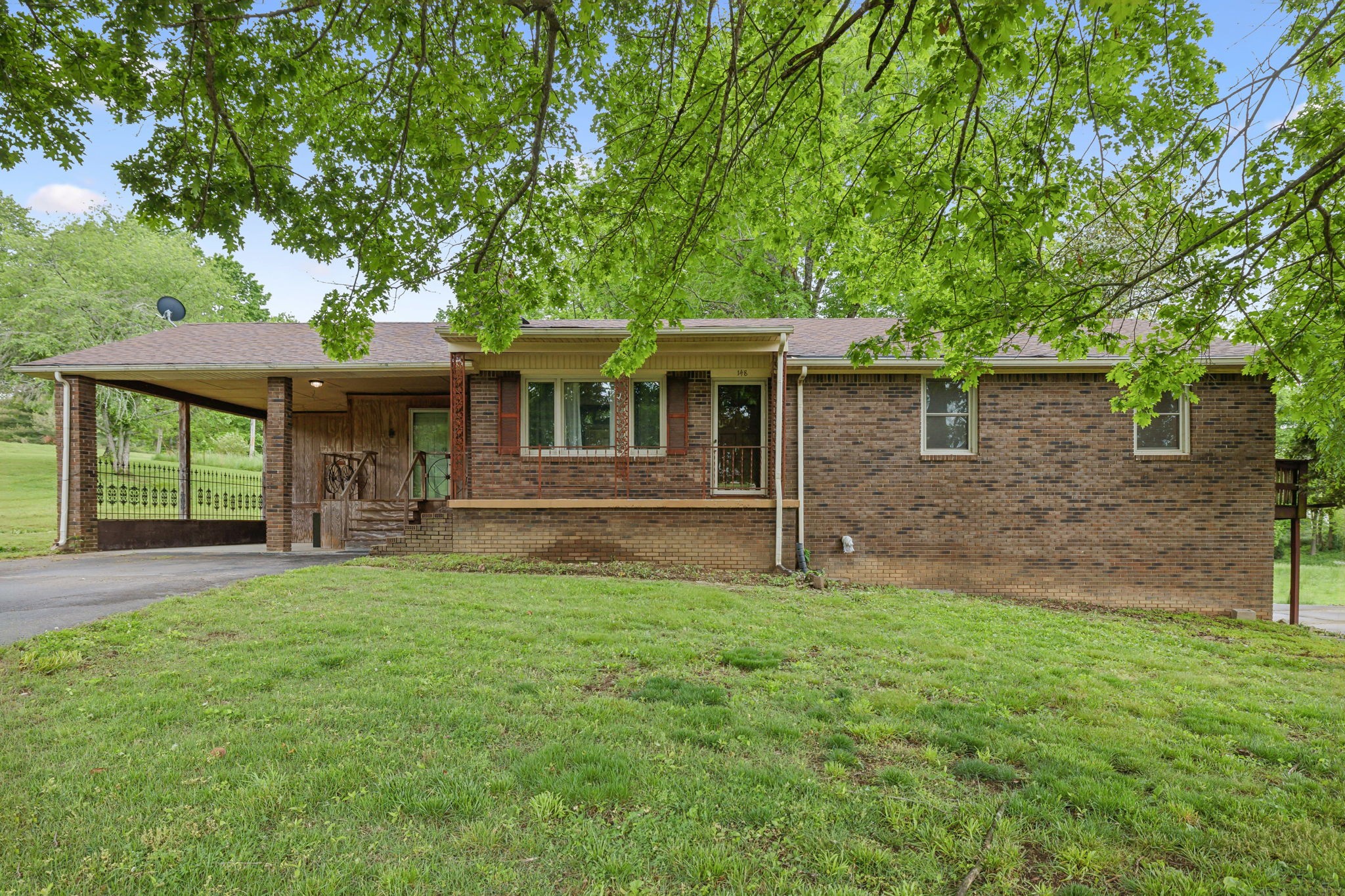 148 Maple St Property Photo 1