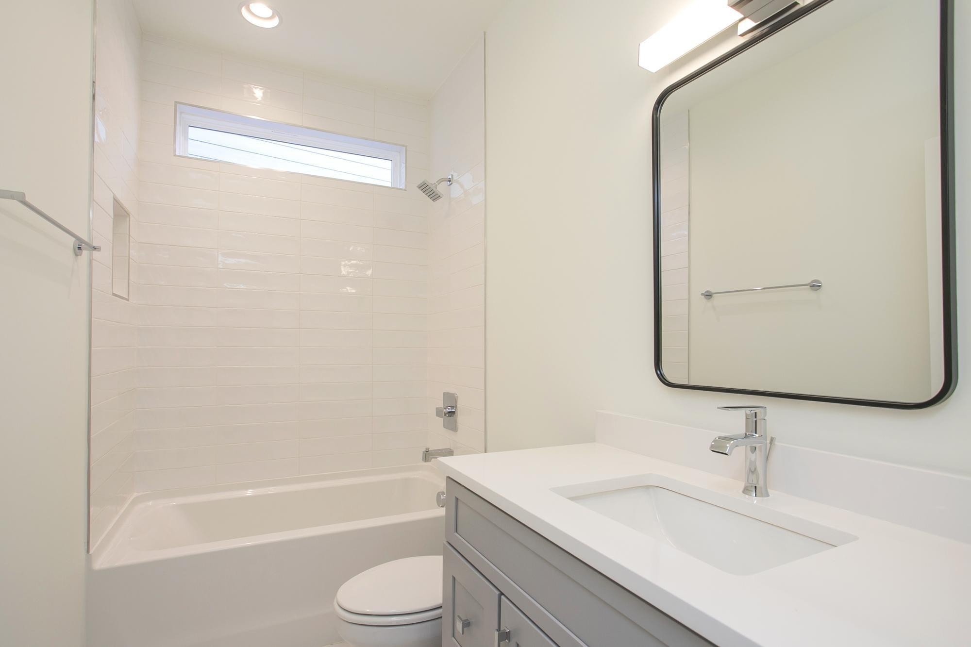431b Basswood Ave Property Photo 40