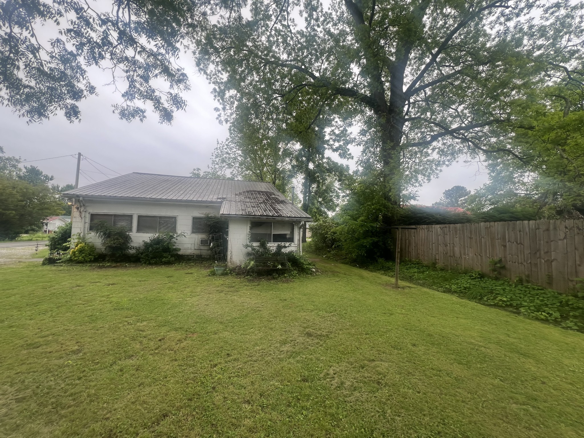 207 Powell St Property Photo 5