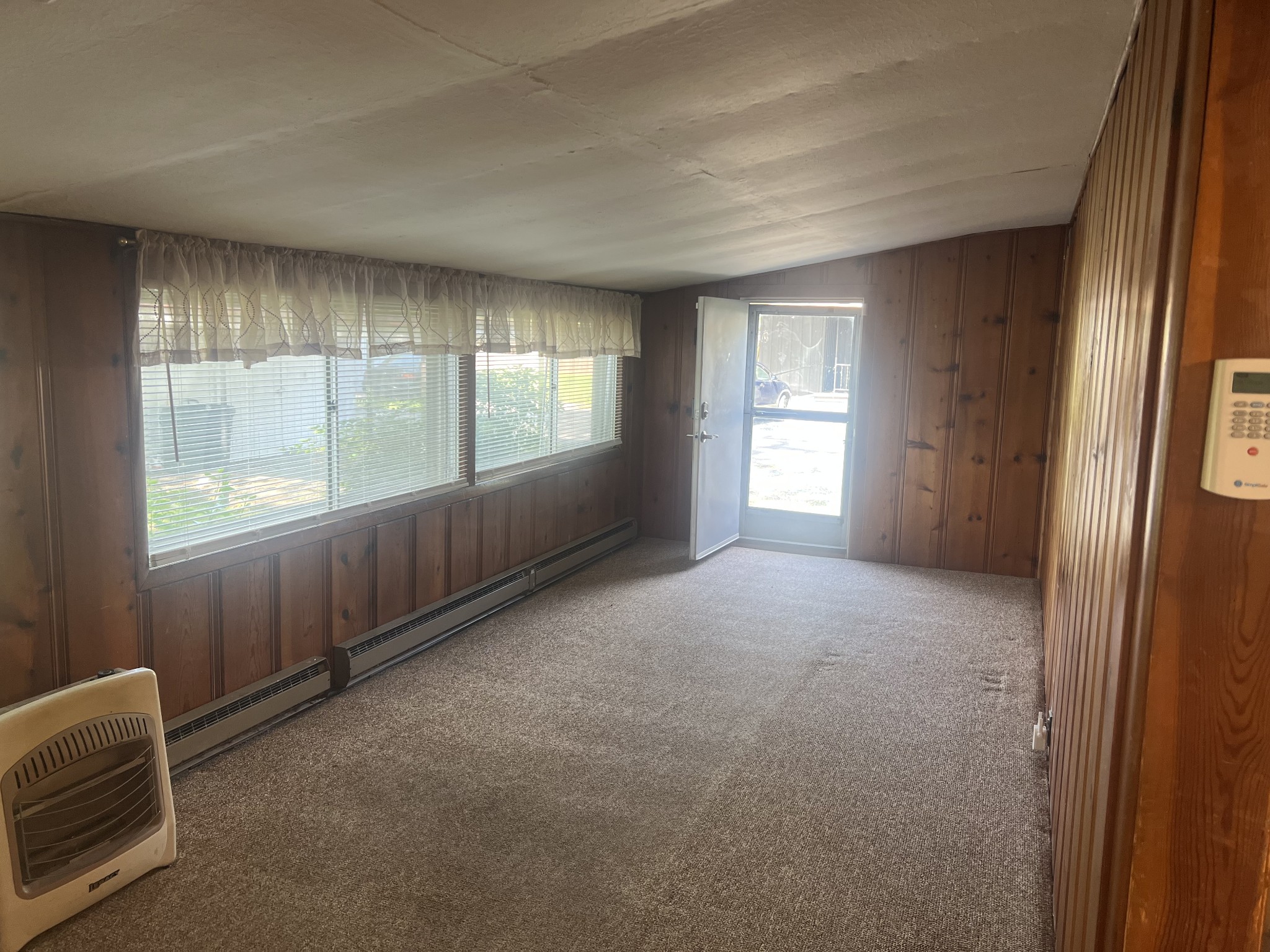 207 Powell St Property Photo 12