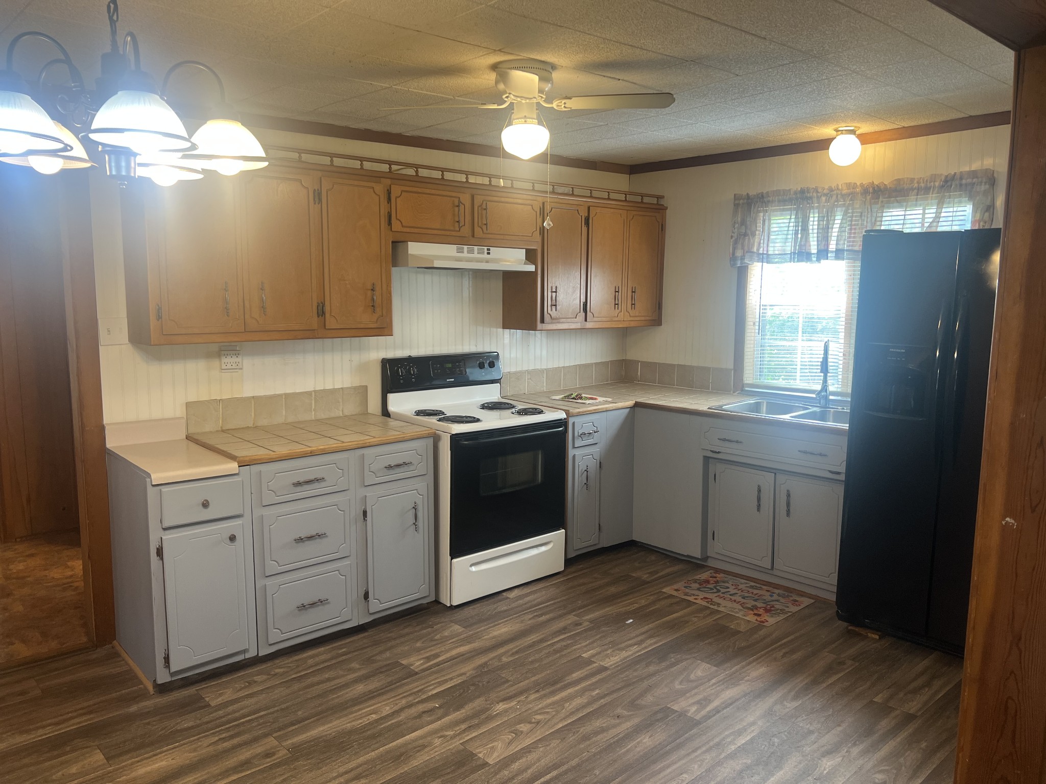 207 Powell St Property Photo 17