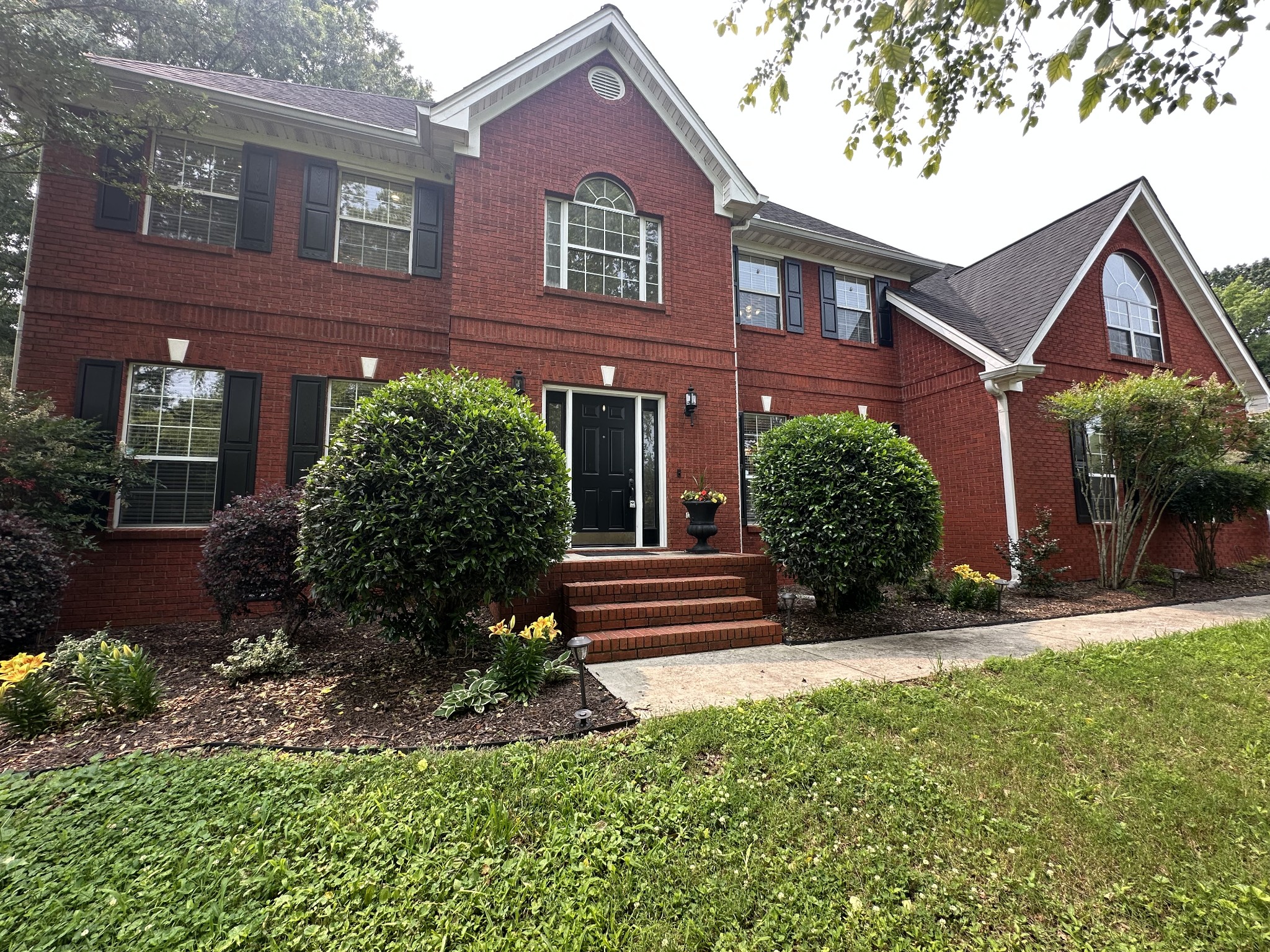 6900 Snow View Ln