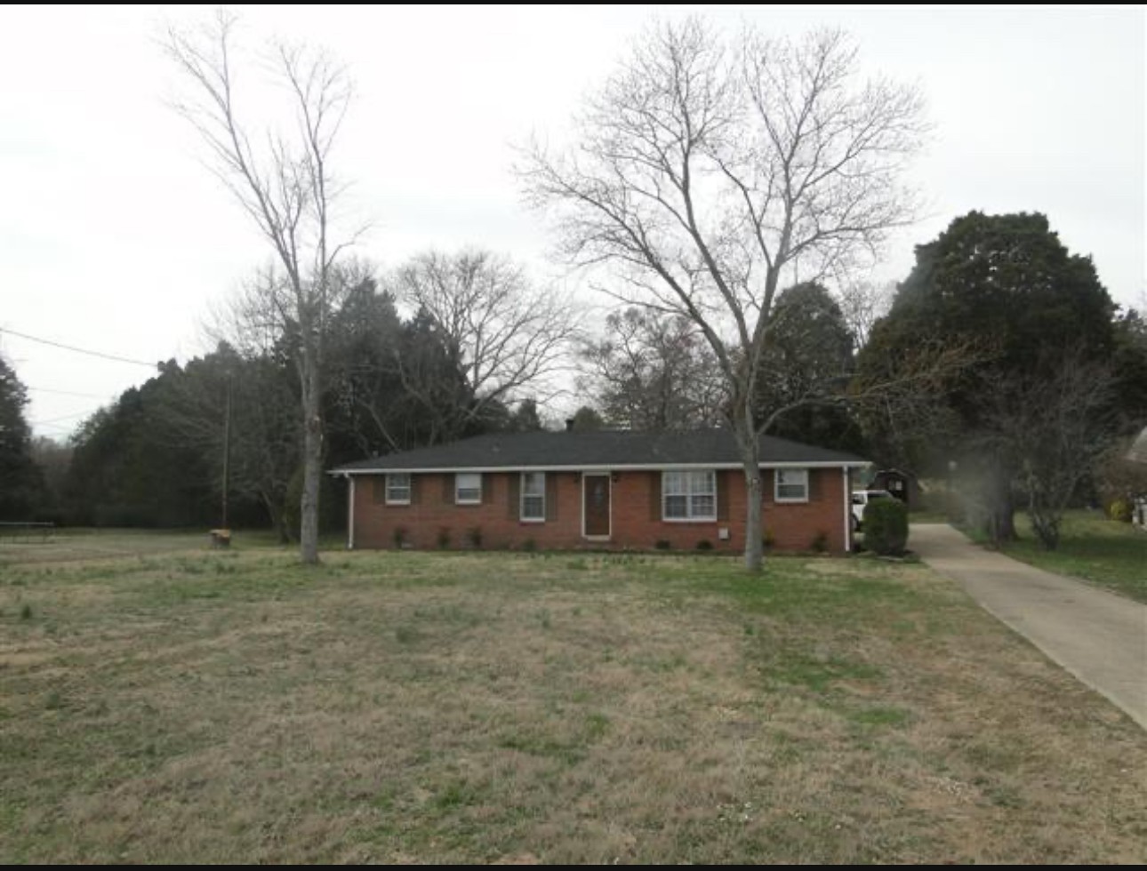 206 Windmill Dr Property Photo 1