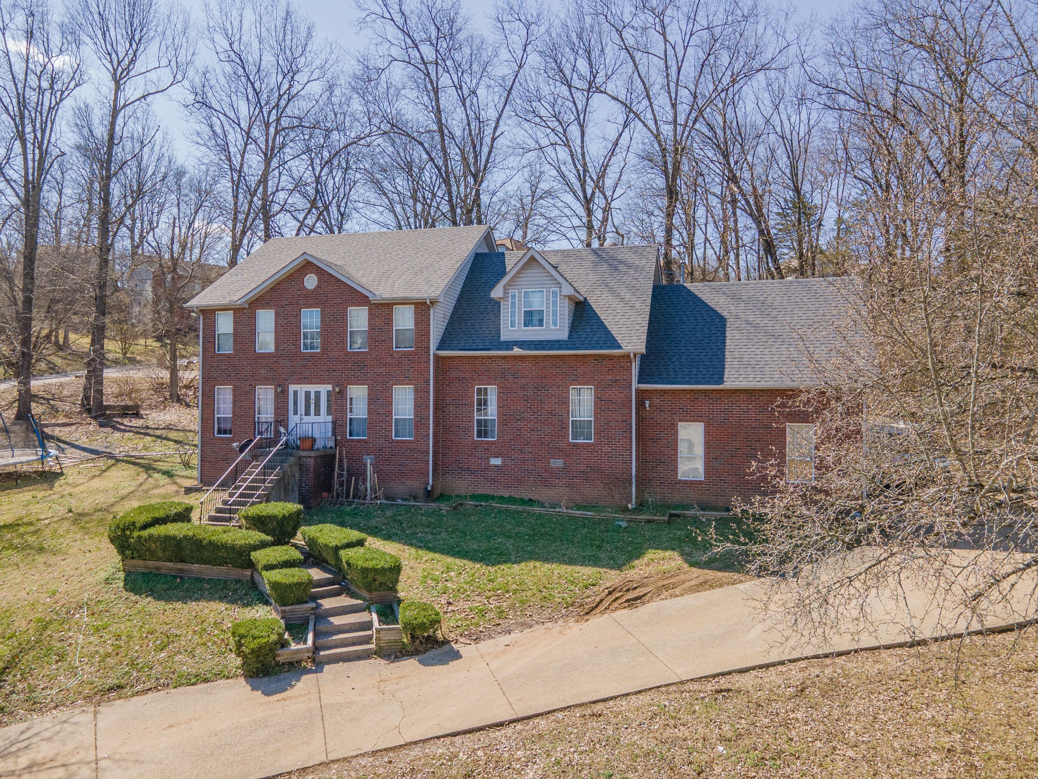5040 Countryside Dr Property Photo 1