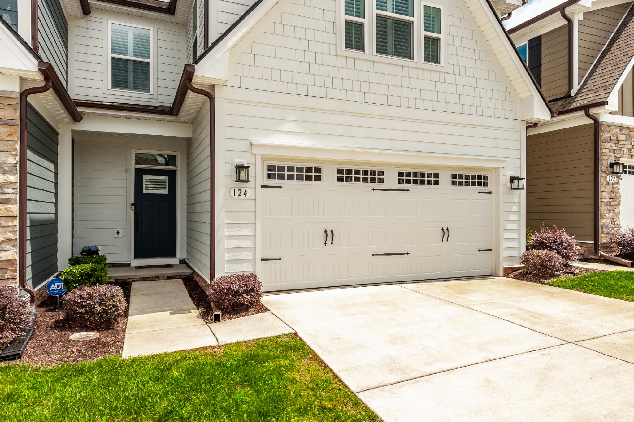 124 Great Falls Ct Property Photo 4