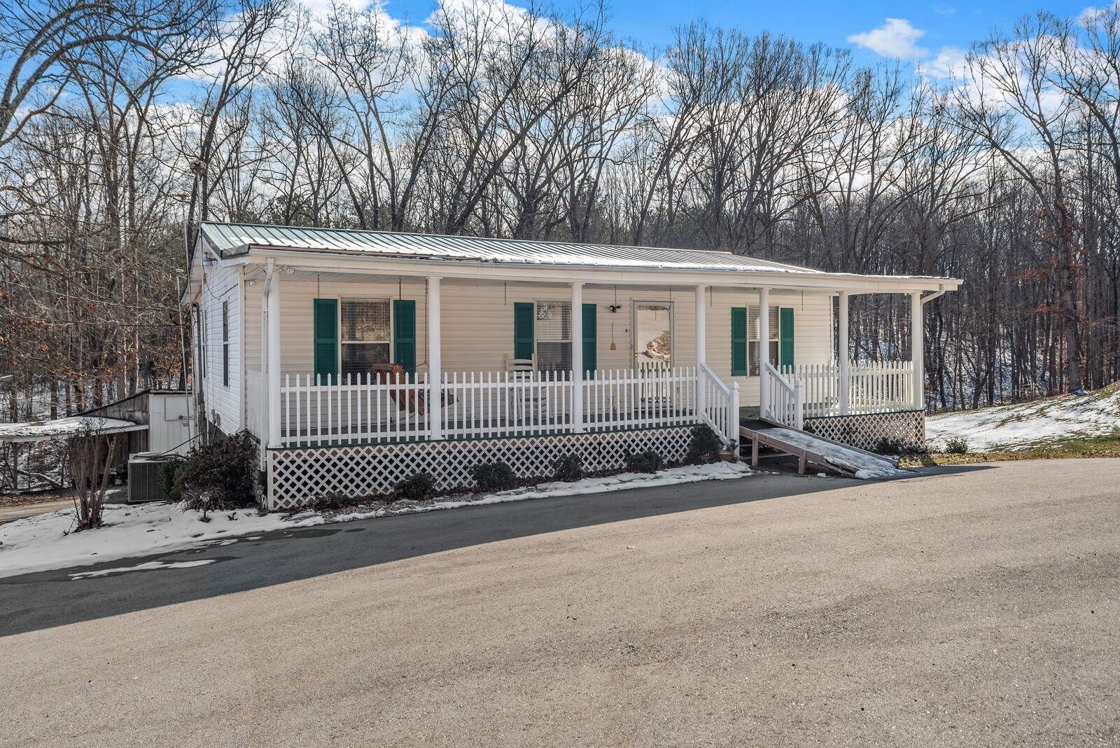 6966 Park Dr Property Photo 1